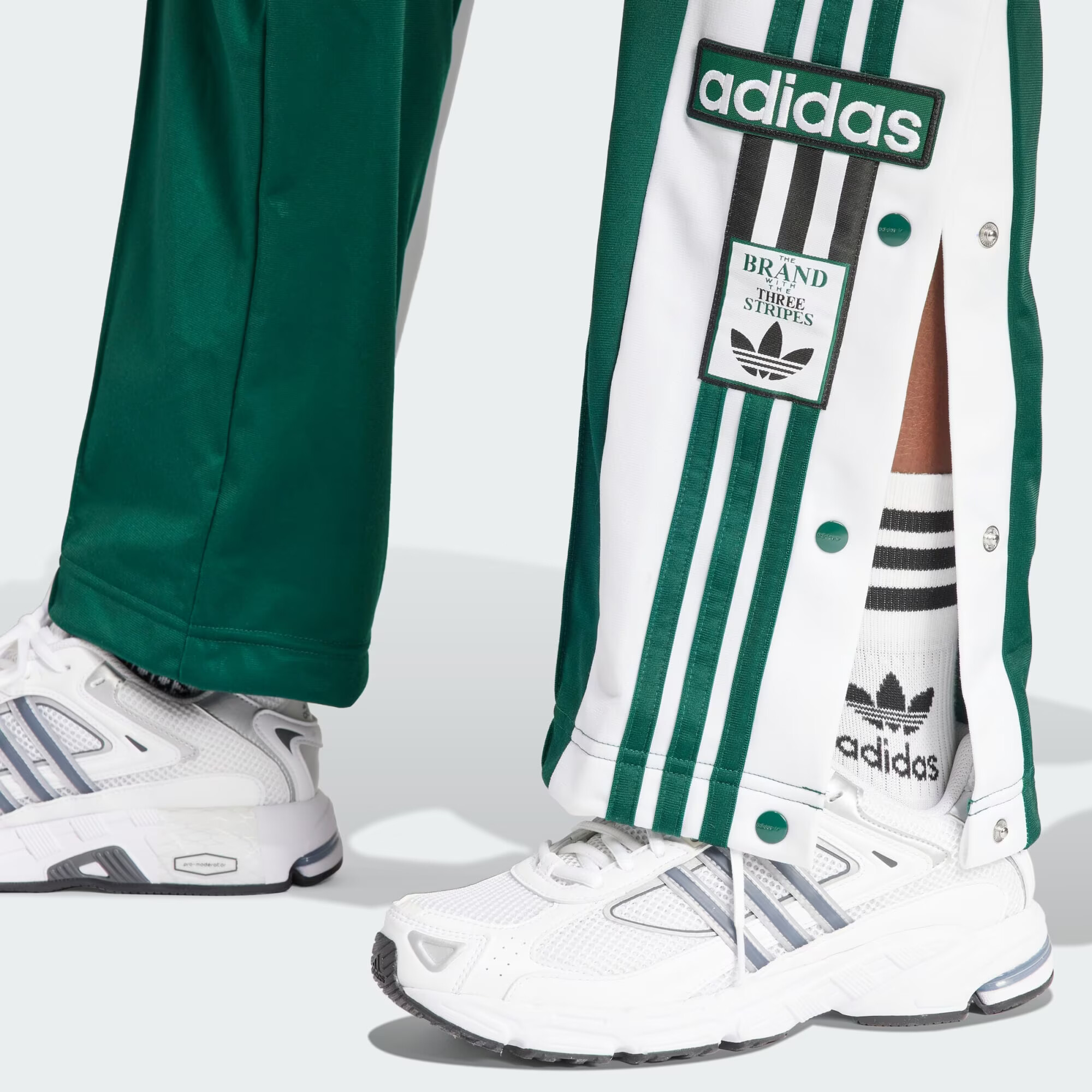 ADIDAS ORIGINALS Pantaloni 'Adibreak' verde / alb - Pled.ro