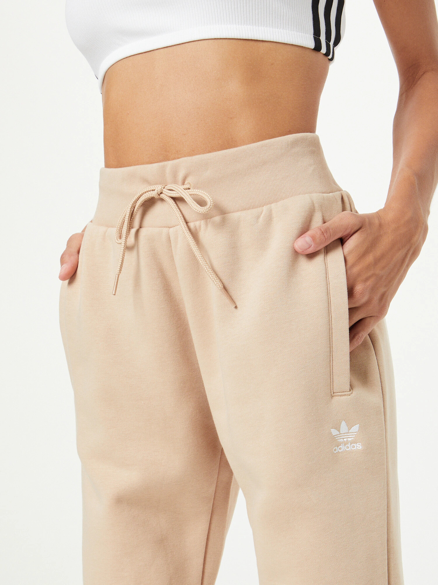 ADIDAS ORIGINALS Pantaloni 'Adicolor Essentials Fleece ' nisipiu / alb - Pled.ro