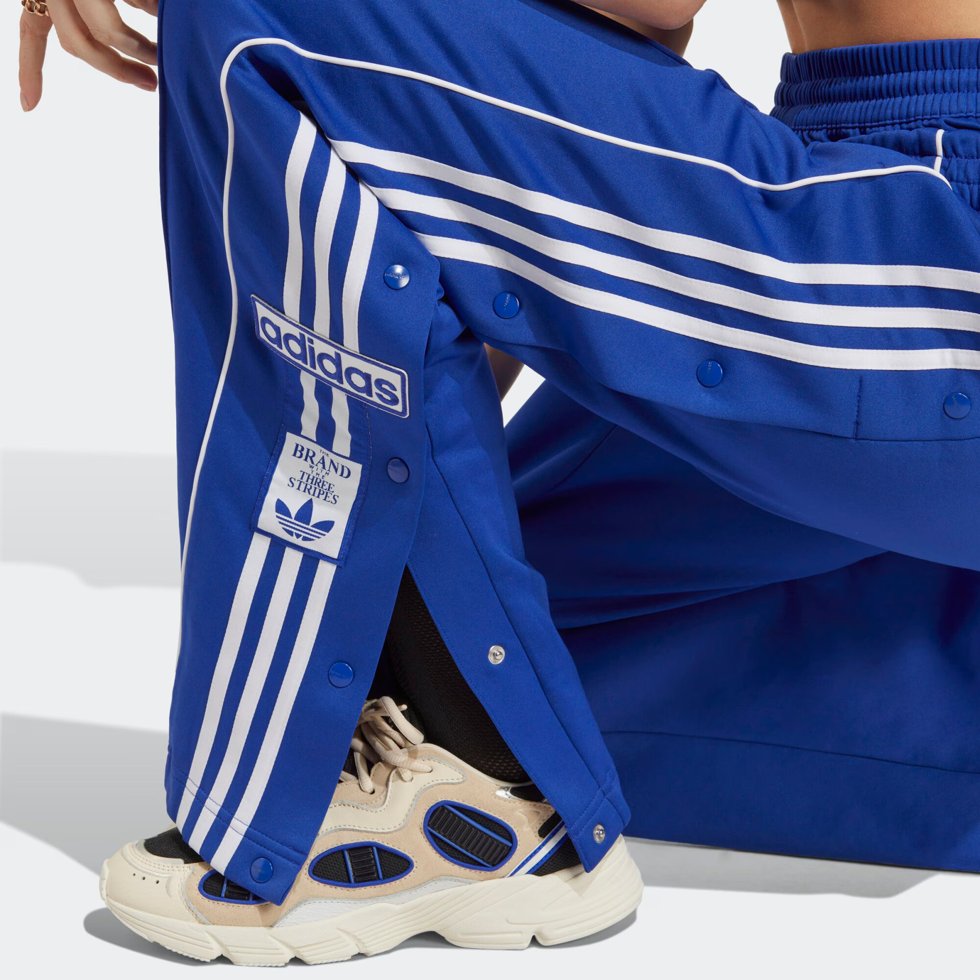 ADIDAS ORIGINALS Pantaloni 'Trefoil Monogram Satin' alb - Pled.ro