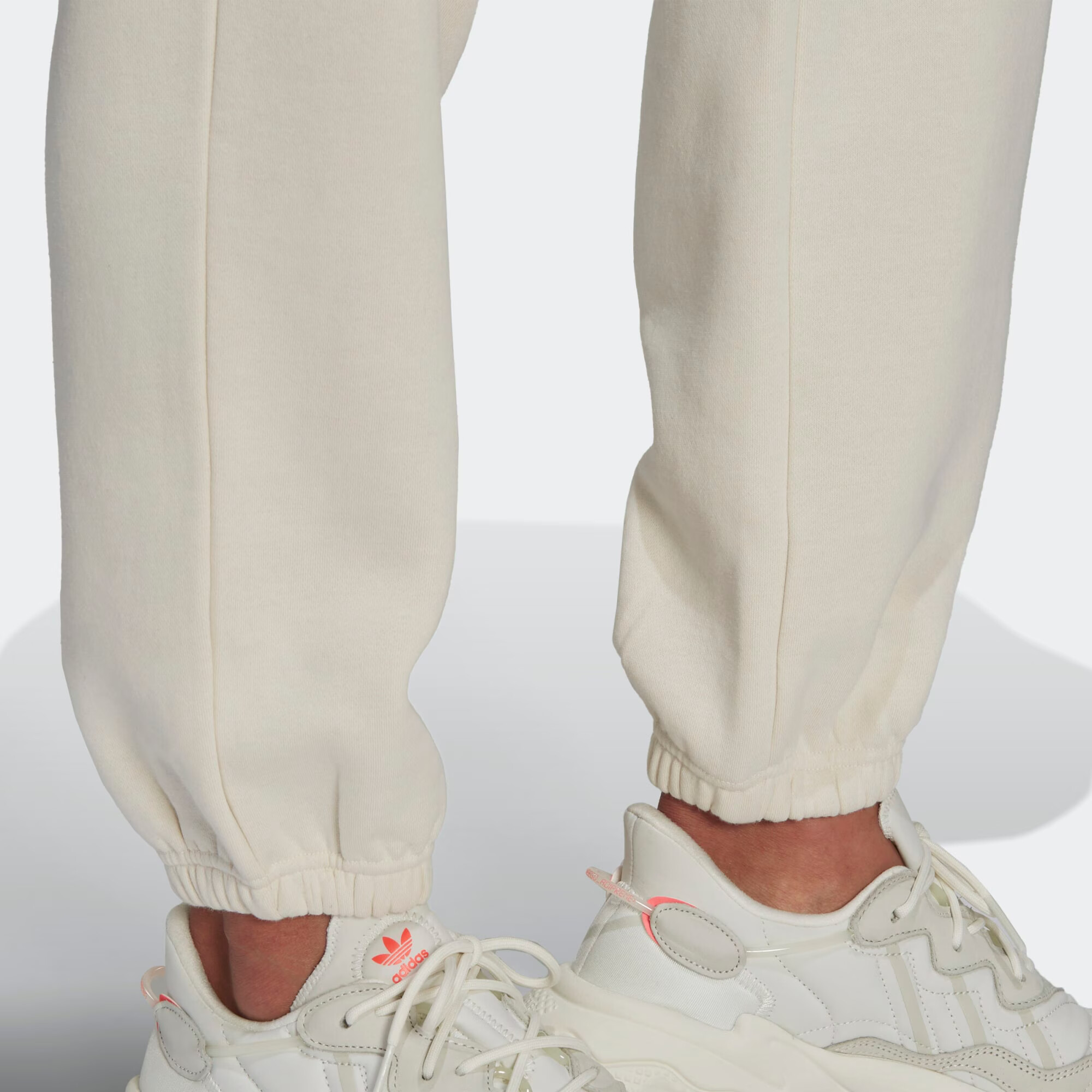 ADIDAS ORIGINALS Pantaloni 'Adicolor Essentials Fleece' bej / alb - Pled.ro