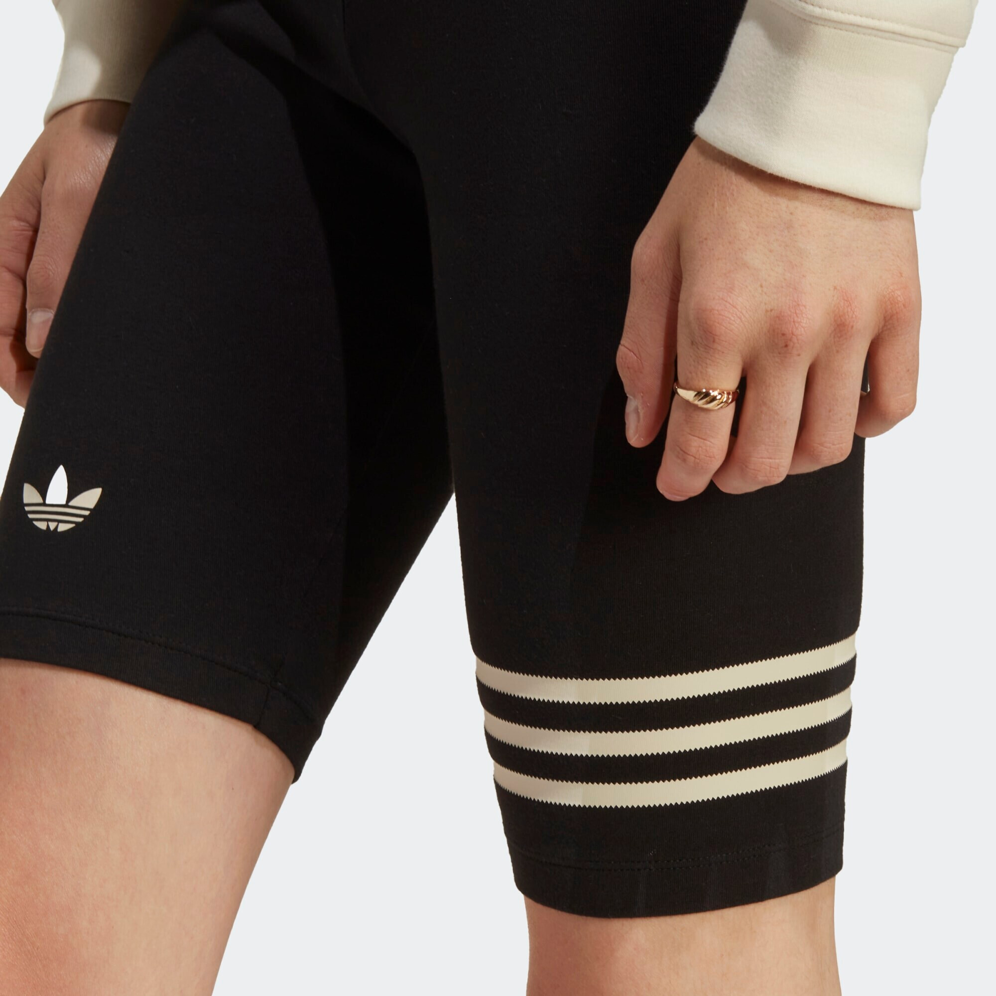 ADIDAS ORIGINALS Pantaloni 'Adicolor Neuclassics Bike' crem / negru - Pled.ro