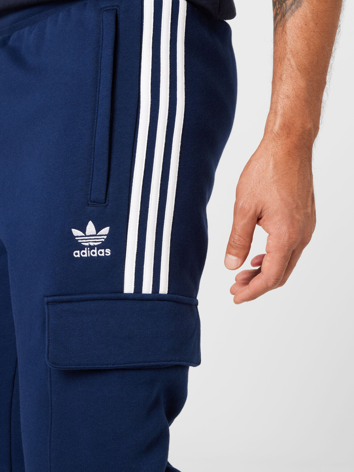 ADIDAS ORIGINALS Pantaloni cu buzunare indigo / alb - Pled.ro