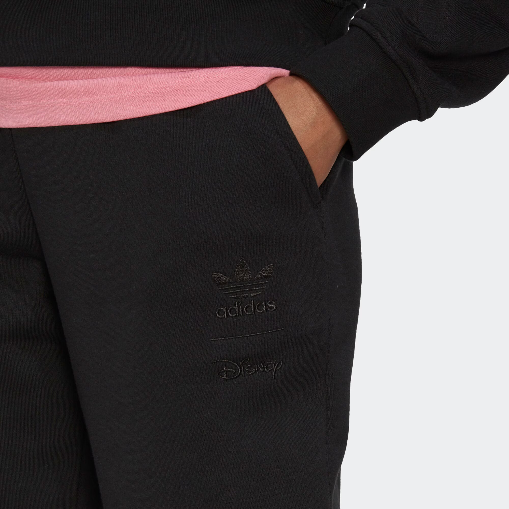 ADIDAS ORIGINALS Pantaloni 'Disney Cuffed' gri / negru - Pled.ro