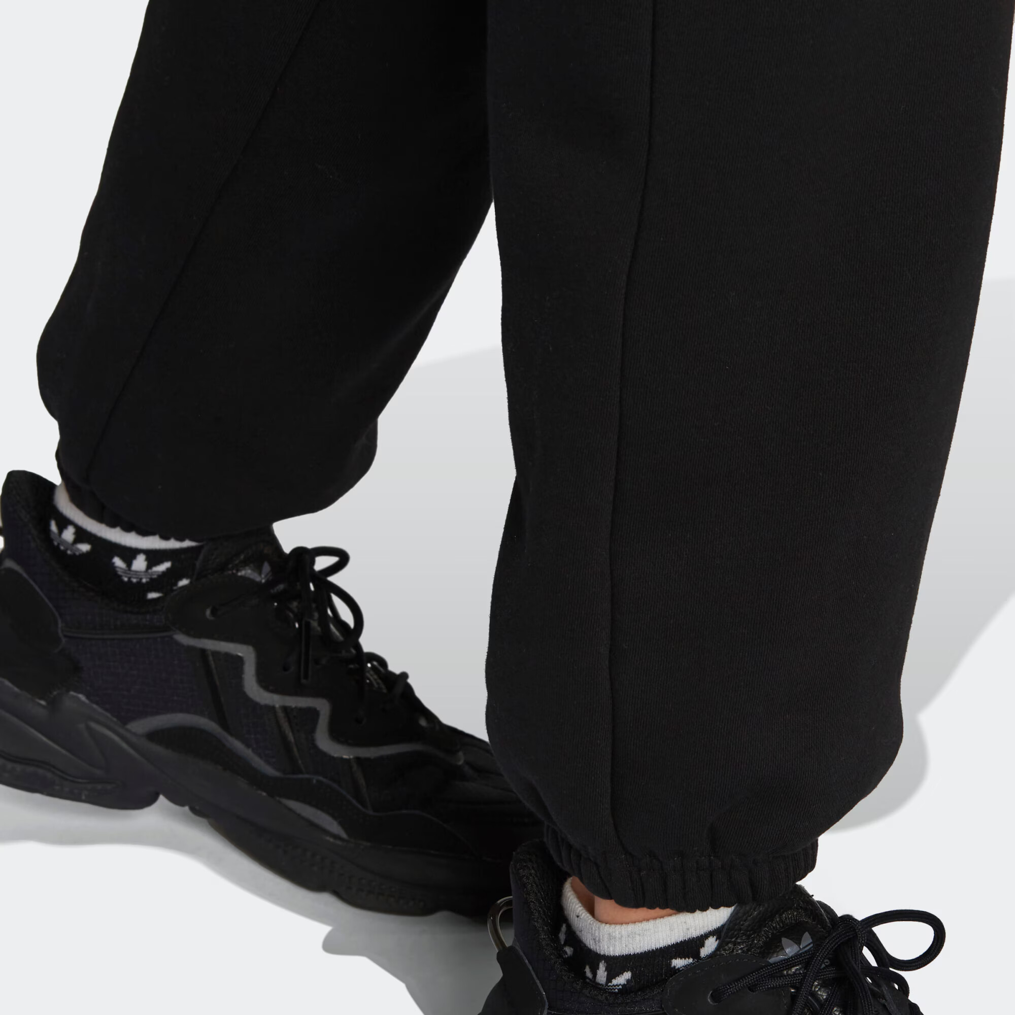 ADIDAS ORIGINALS Pantaloni 'Essentials' negru / alb - Pled.ro