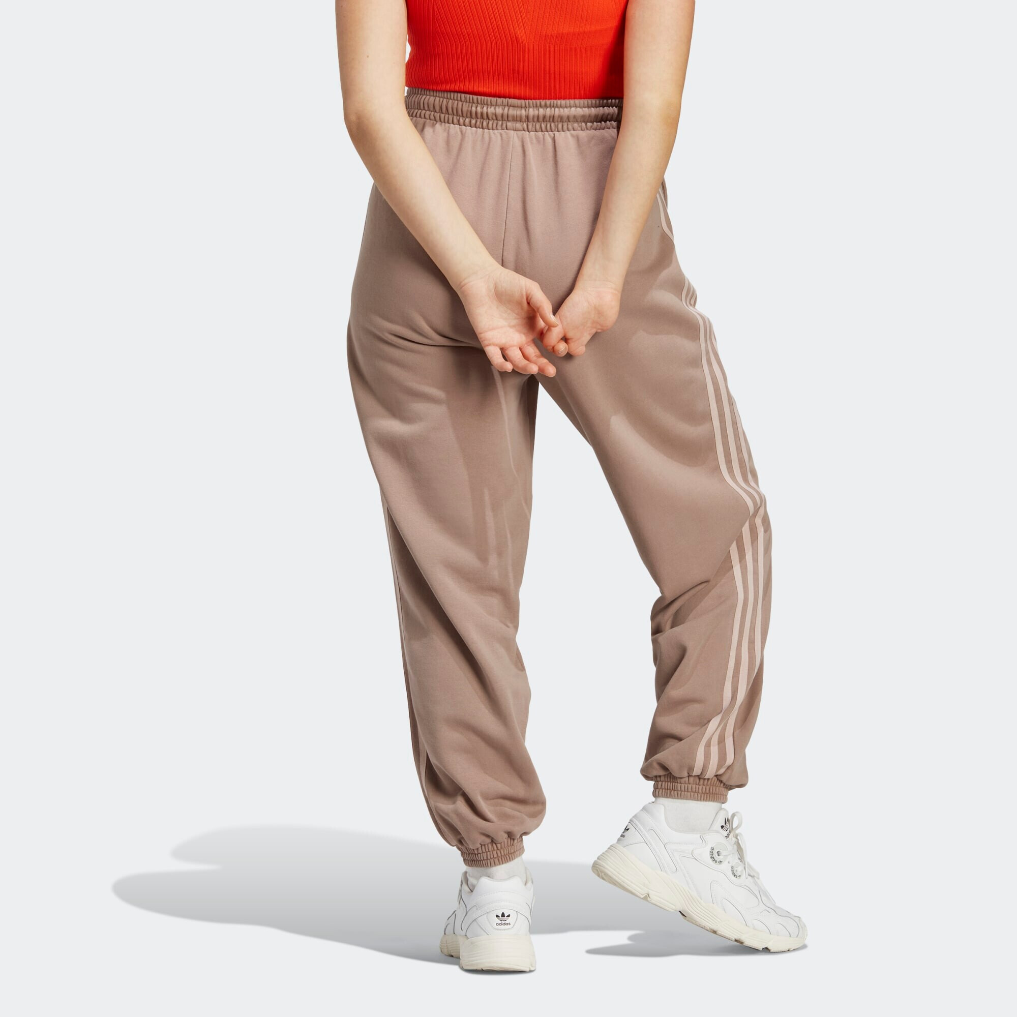 ADIDAS ORIGINALS Pantaloni 'Joggers' maro deschis / alb - Pled.ro