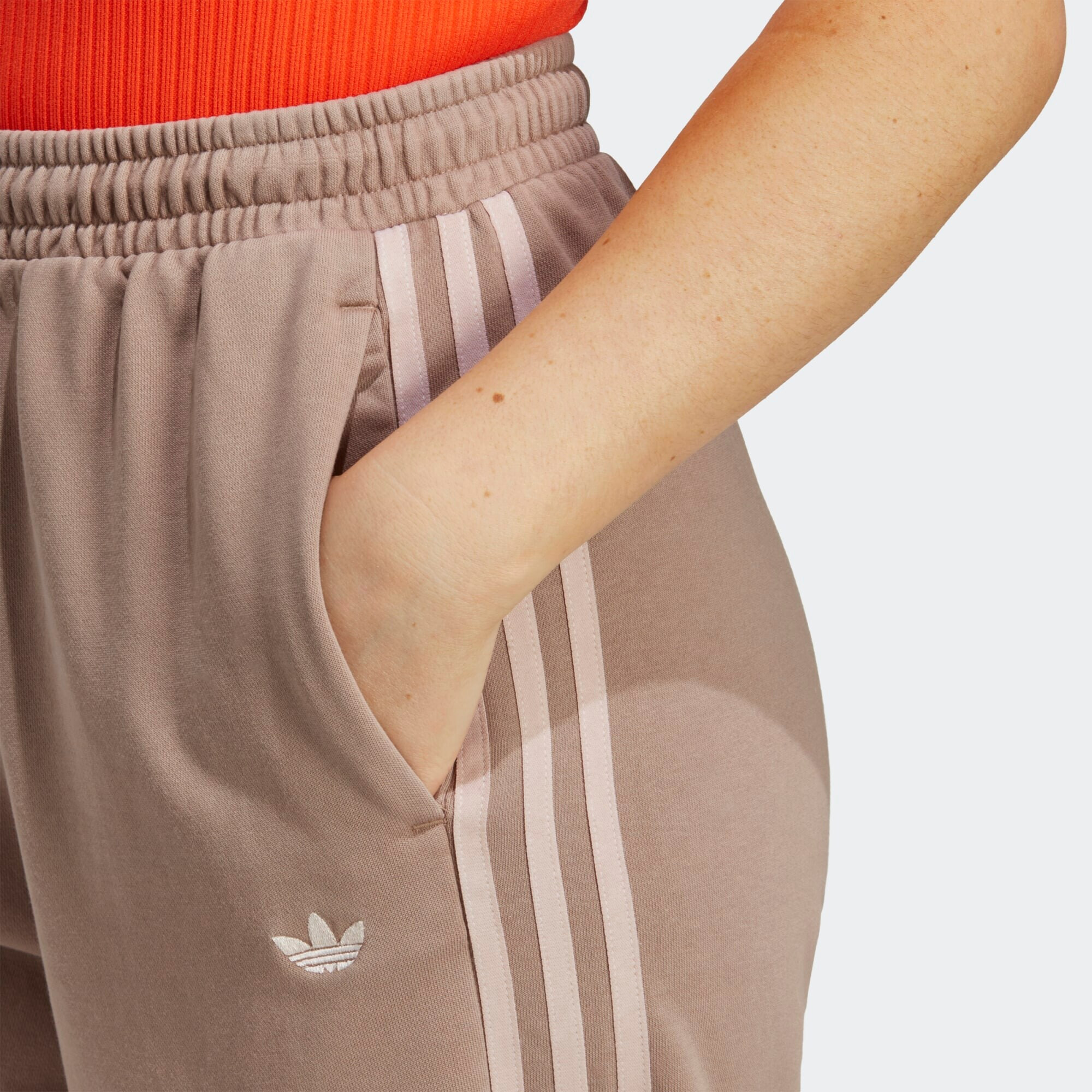 ADIDAS ORIGINALS Pantaloni 'Joggers' maro deschis / alb - Pled.ro