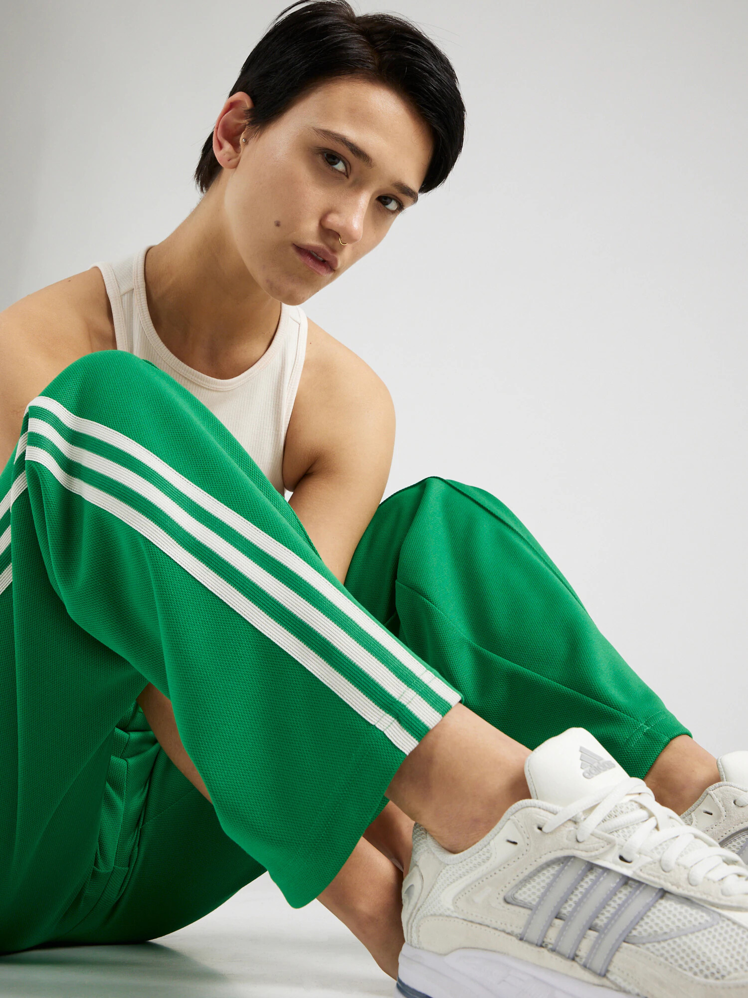 ADIDAS ORIGINALS Pantaloni 'Adicolor 70S Montreal' verde / alb - Pled.ro