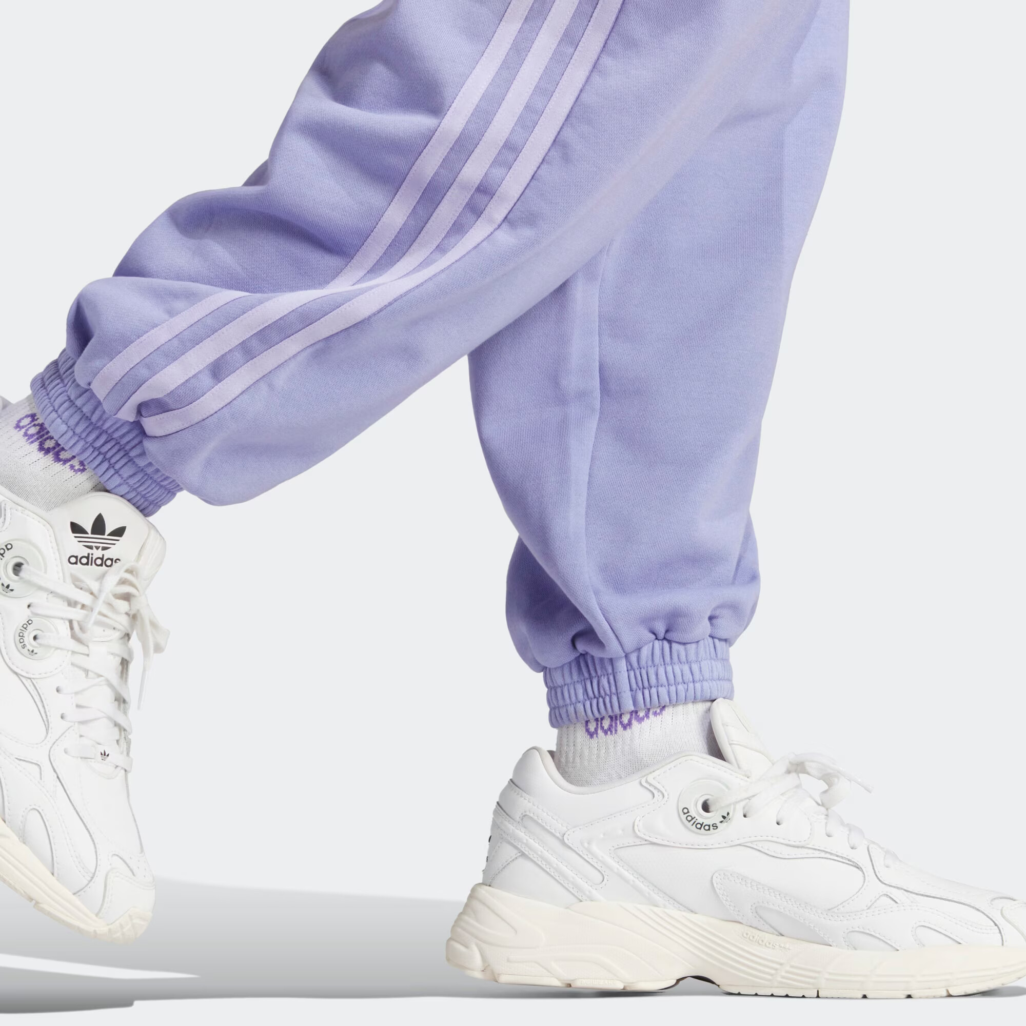 ADIDAS ORIGINALS Pantaloni mov lavandă / mov pastel / alb - Pled.ro