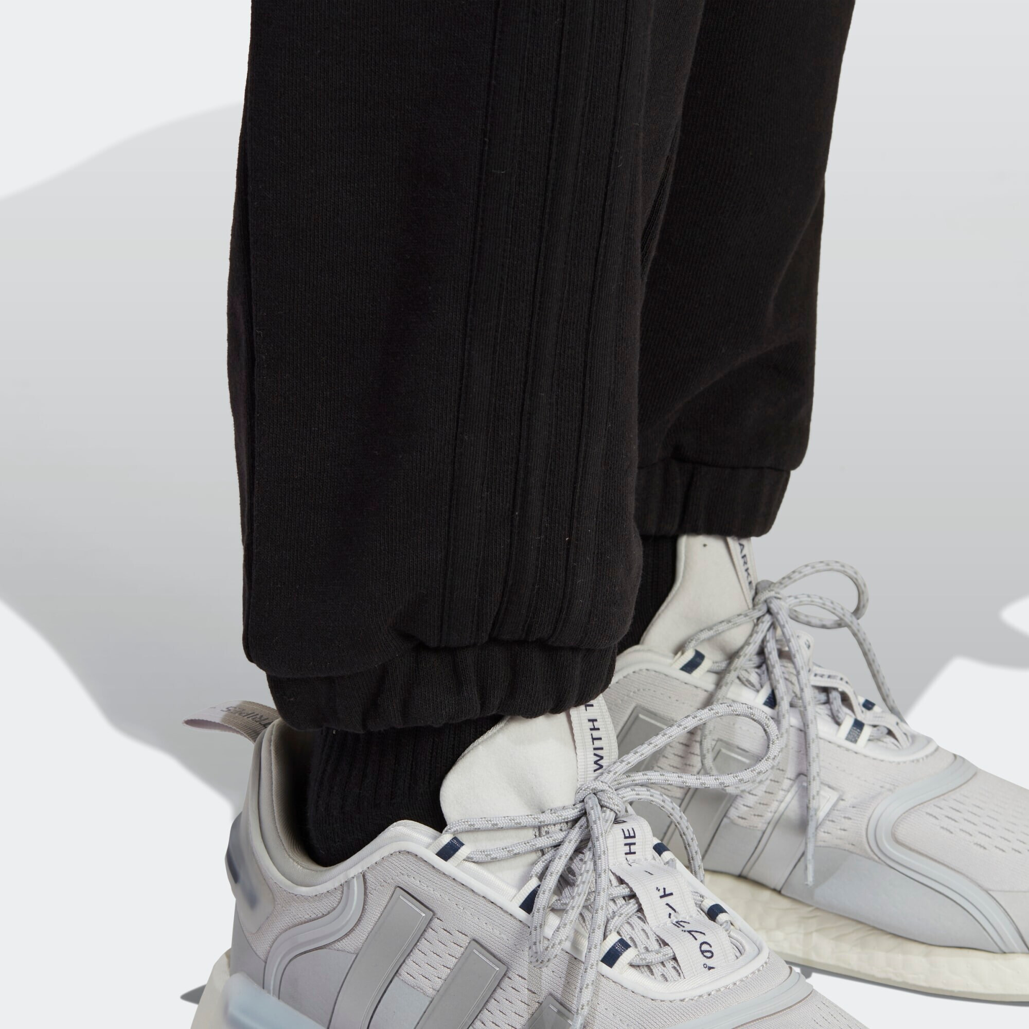 ADIDAS ORIGINALS Pantaloni 'Rifta City Essential' negru - Pled.ro