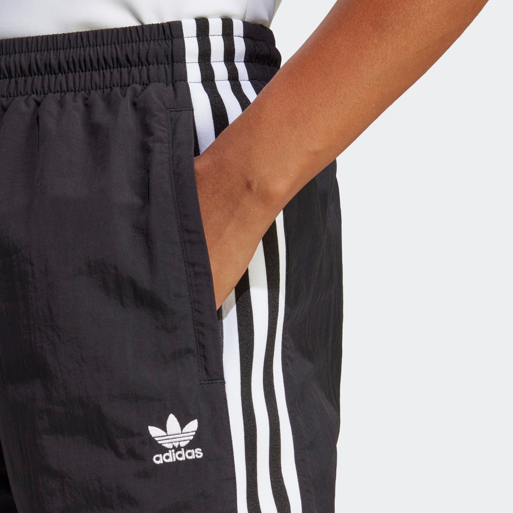 ADIDAS ORIGINALS Pantaloni 'Adicolor Classics Lock-Up' negru / alb - Pled.ro