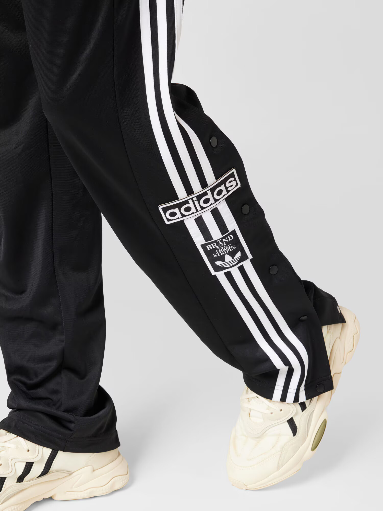 ADIDAS ORIGINALS Pantaloni 'Adicolor Classics Adibreak' negru / alb - Pled.ro