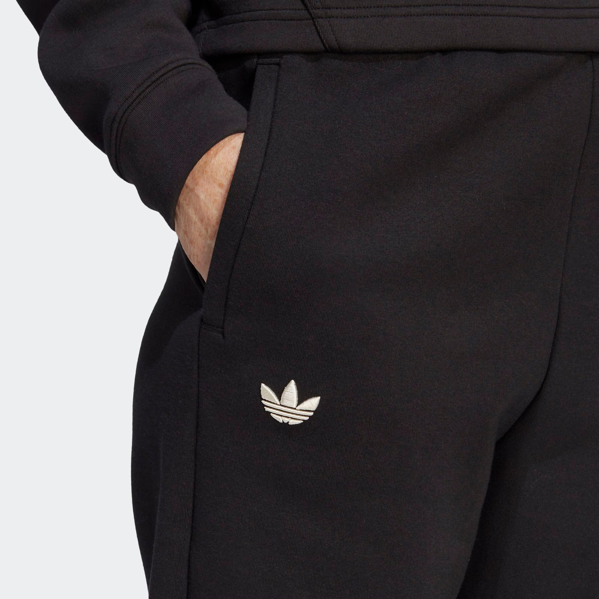 ADIDAS ORIGINALS Pantaloni 'Adicolor Neuclassics' negru / alb - Pled.ro