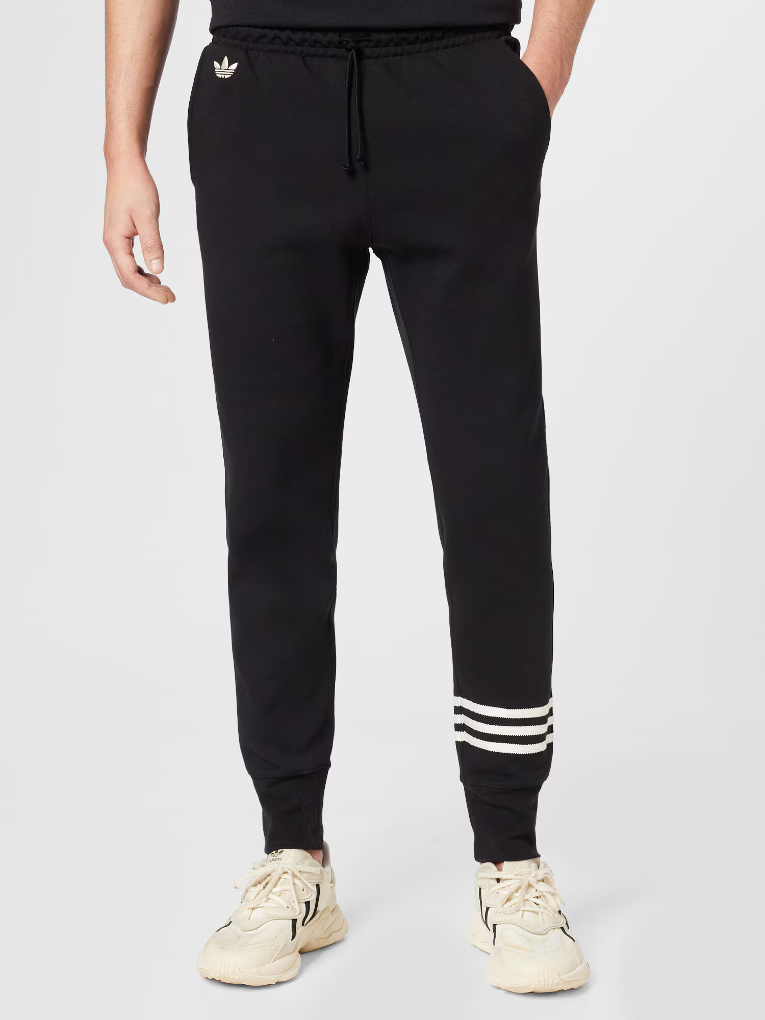 ADIDAS ORIGINALS Pantaloni 'Adicolor Neuclassics' negru / alb - Pled.ro