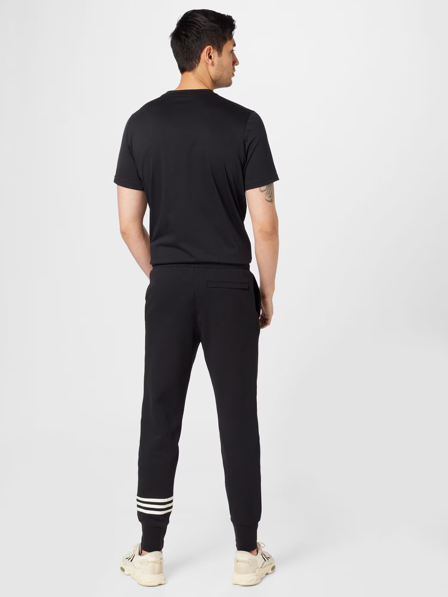 ADIDAS ORIGINALS Pantaloni 'Adicolor Neuclassics' negru / alb - Pled.ro