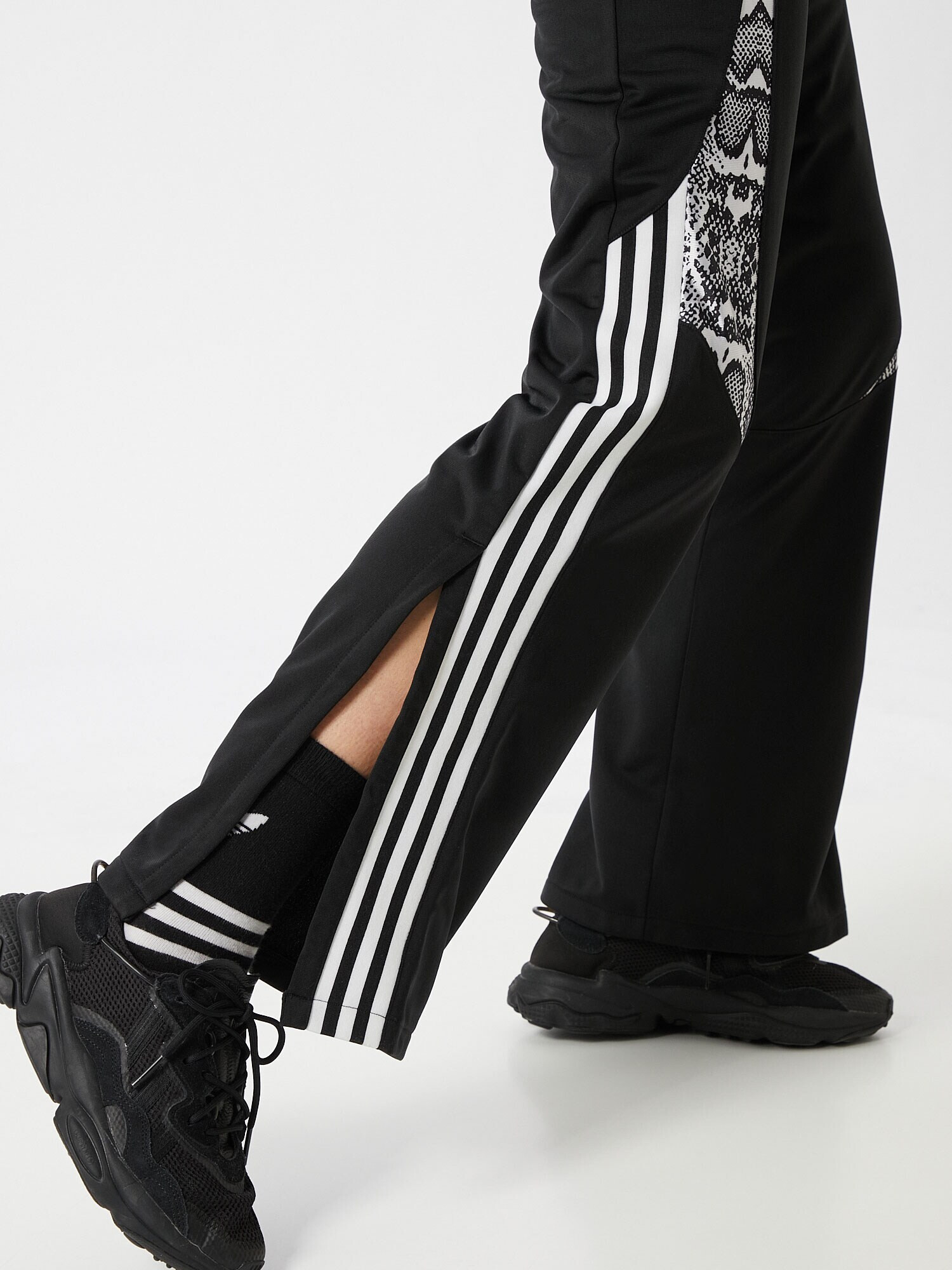 ADIDAS ORIGINALS Pantaloni negru / alb - Pled.ro