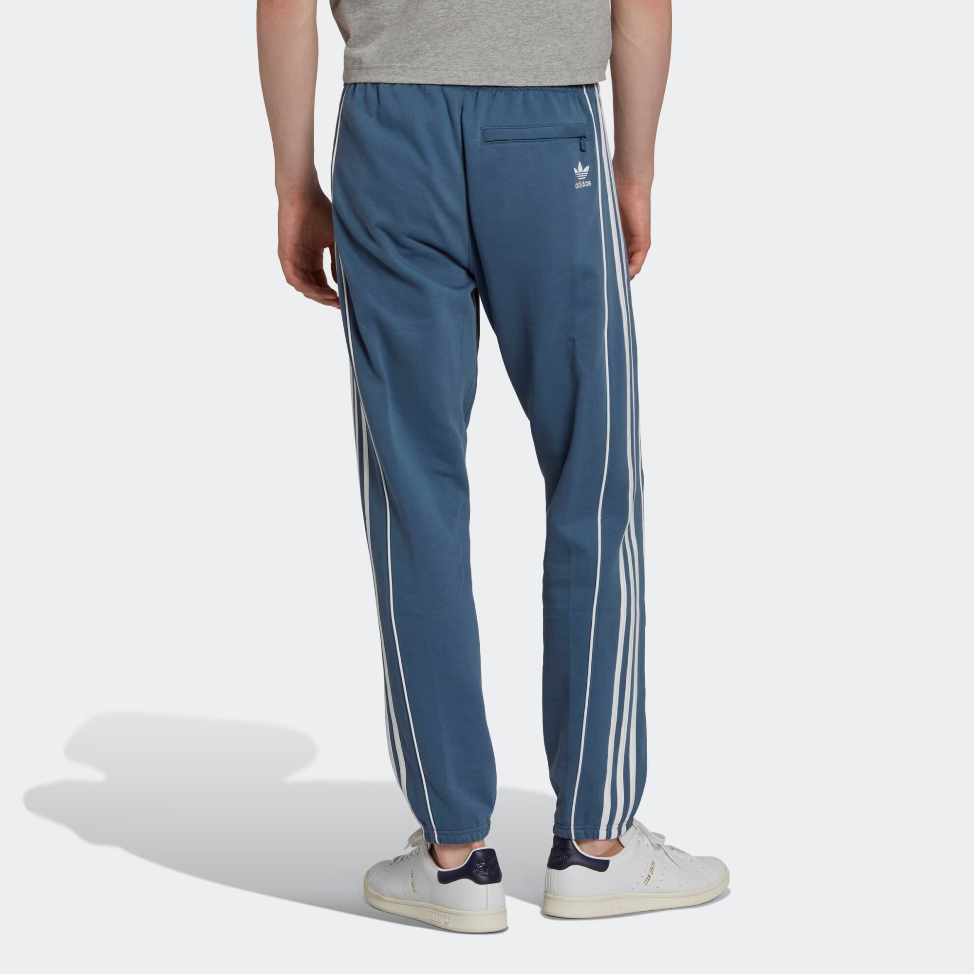 ADIDAS ORIGINALS Pantaloni 'Rekive' albastru porumbel / alb - Pled.ro