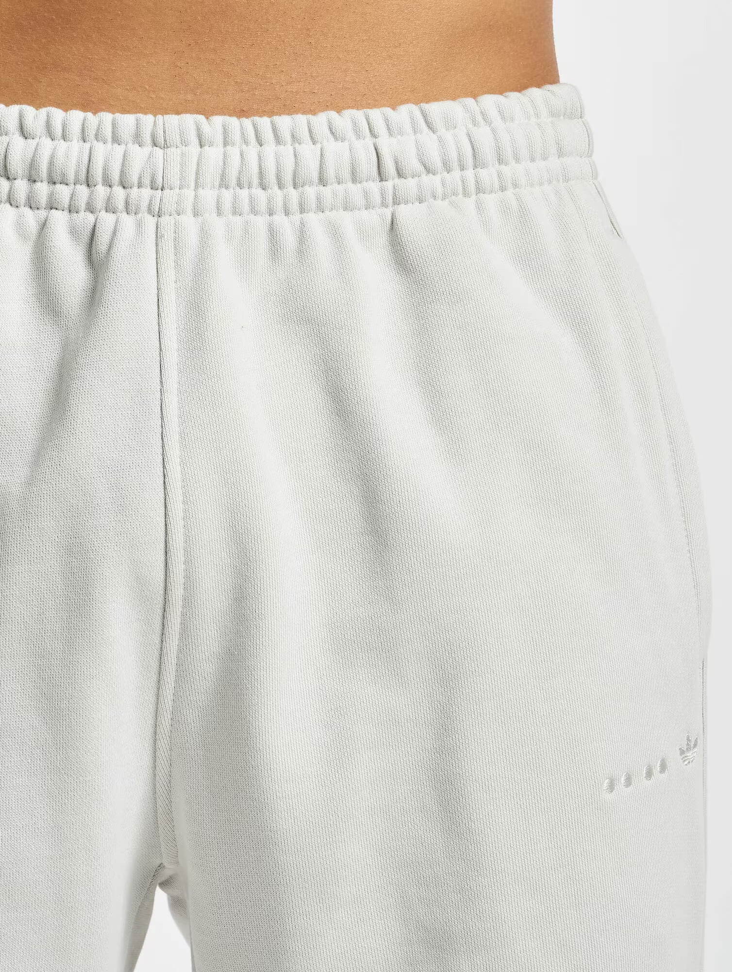 ADIDAS ORIGINALS Pantaloni 'Reveal Essentials' alb - Pled.ro