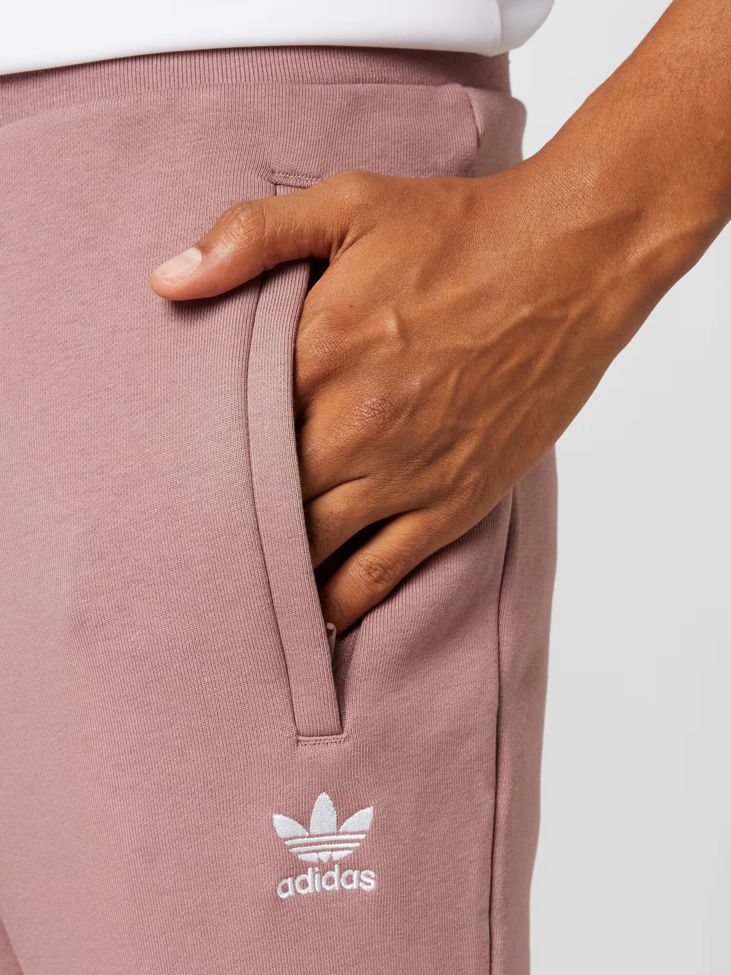 ADIDAS ORIGINALS Pantaloni 'Adicolor Essentials Trefoil' roz pal / alb - Pled.ro