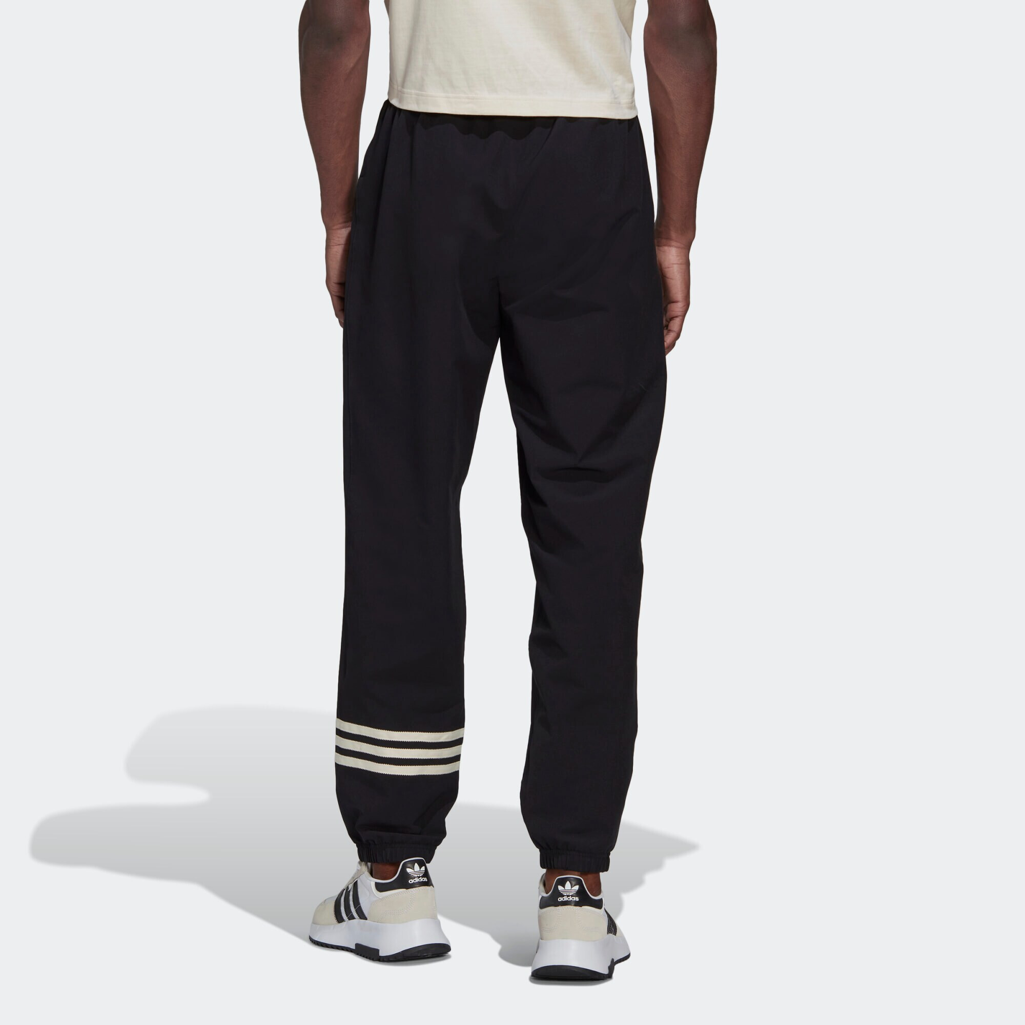 ADIDAS ORIGINALS Pantaloni 'Adicolor Neuclassics' negru - Pled.ro