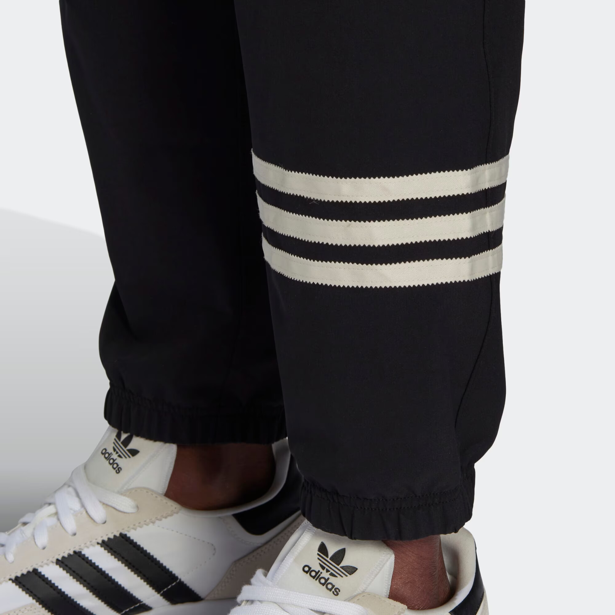 ADIDAS ORIGINALS Pantaloni 'Adicolor Neuclassics' negru - Pled.ro