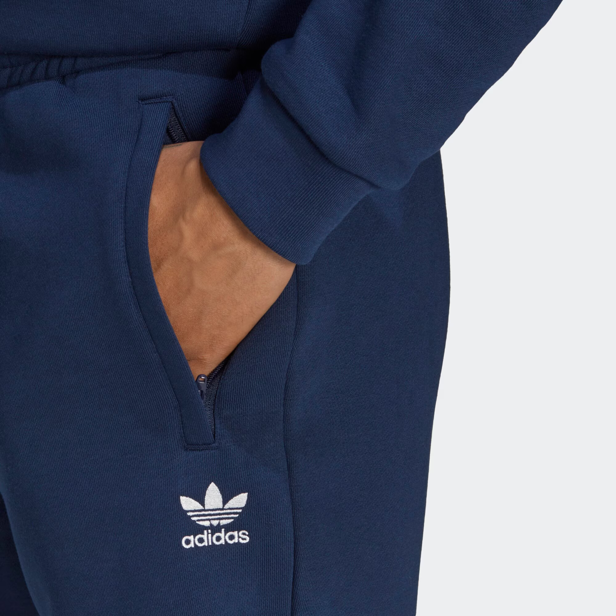 ADIDAS ORIGINALS Pantaloni 'Trefoil Essentials' indigo / alb - Pled.ro