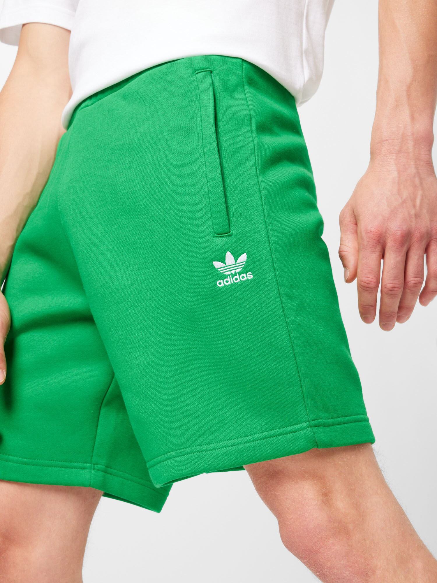 ADIDAS ORIGINALS Pantaloni 'Trefoil Essentials' verde / alb - Pled.ro