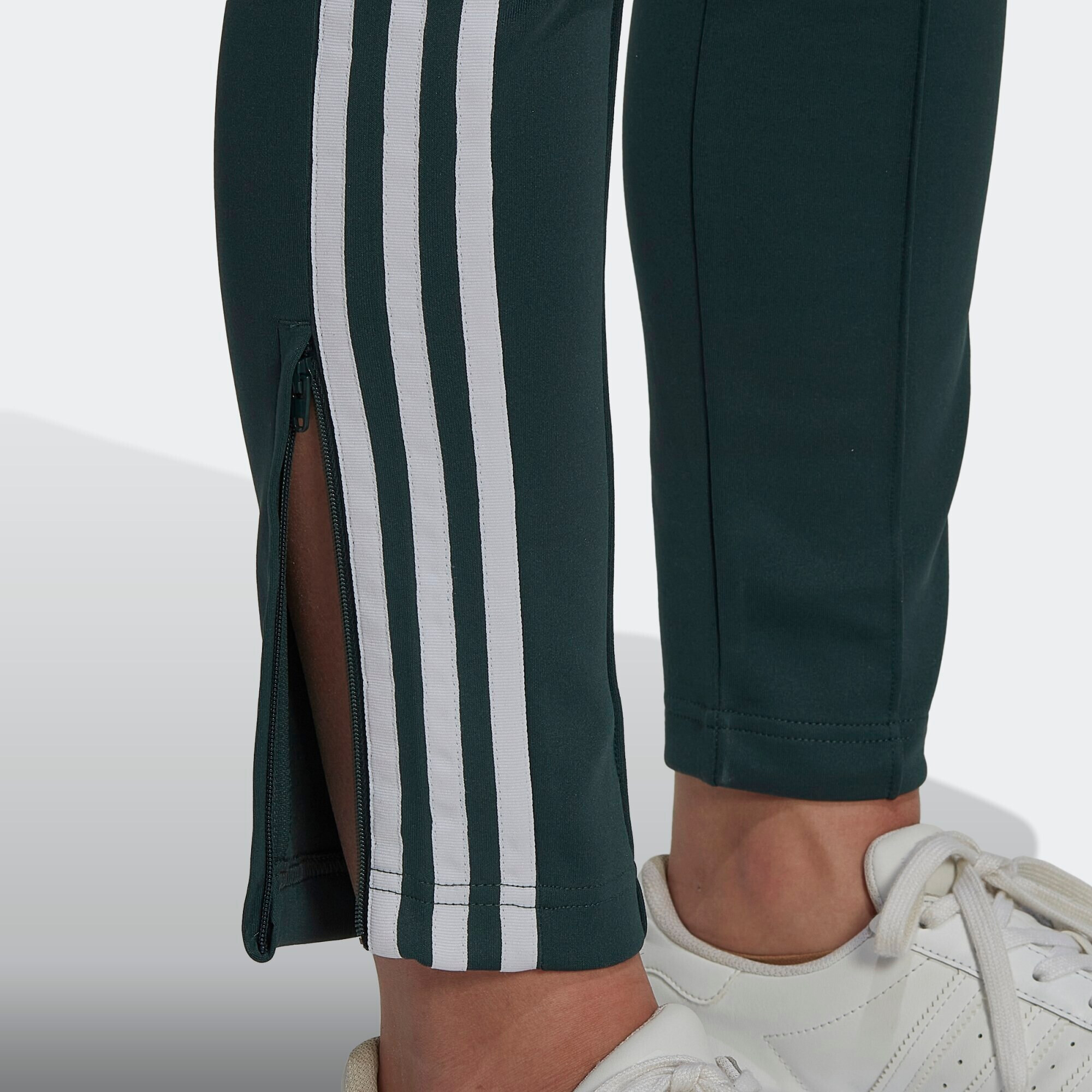 ADIDAS ORIGINALS Pantaloni sport 'Primeblue Sst' verde pin / alb - Pled.ro