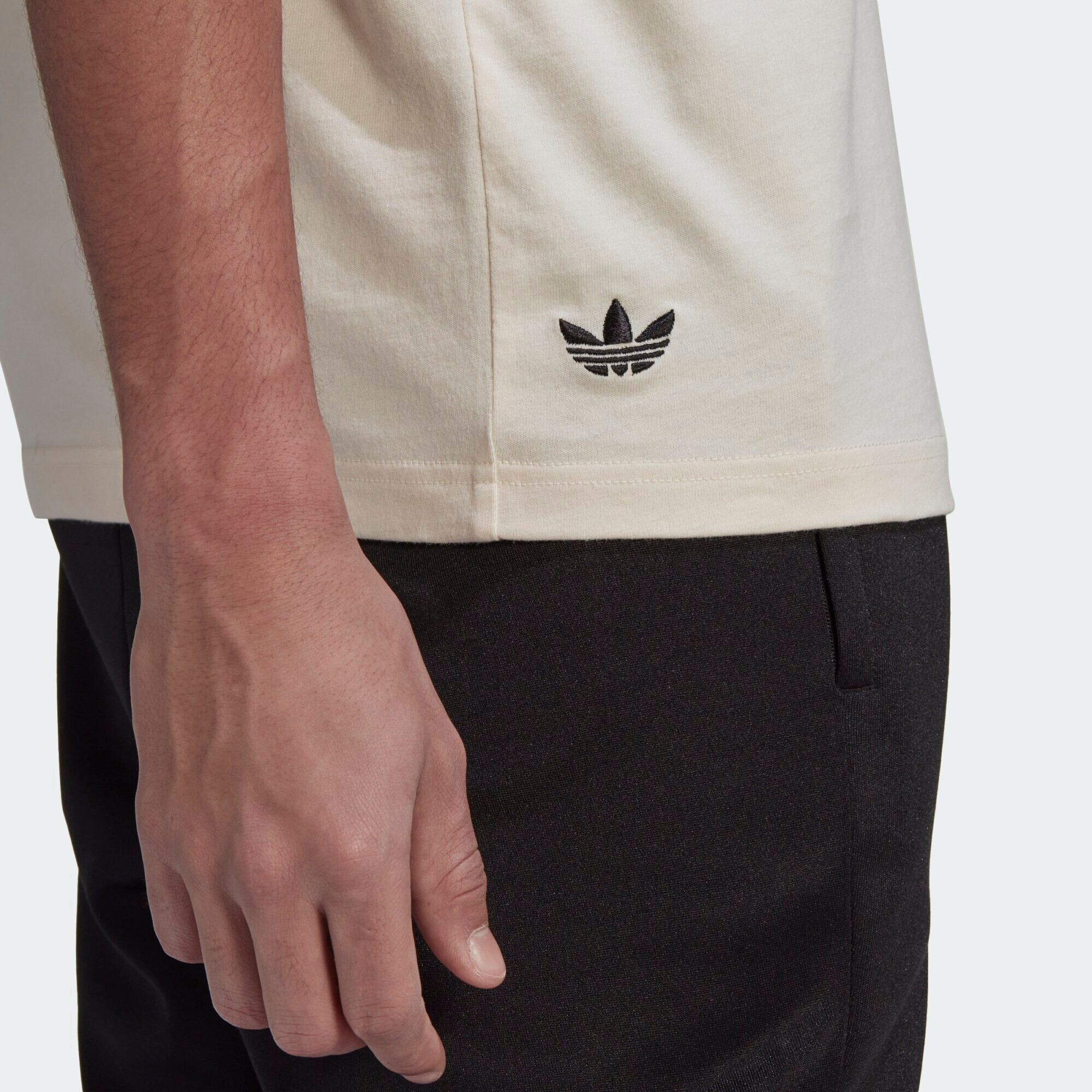 ADIDAS ORIGINALS Tricou 'Adicolor Neuclassics' negru / alb - Pled.ro