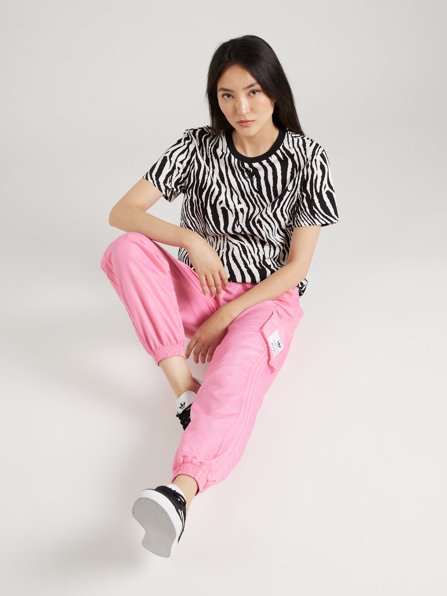 ADIDAS ORIGINALS Tricou 'Allover Zebra Animal Print Essentials' negru / alb - Pled.ro