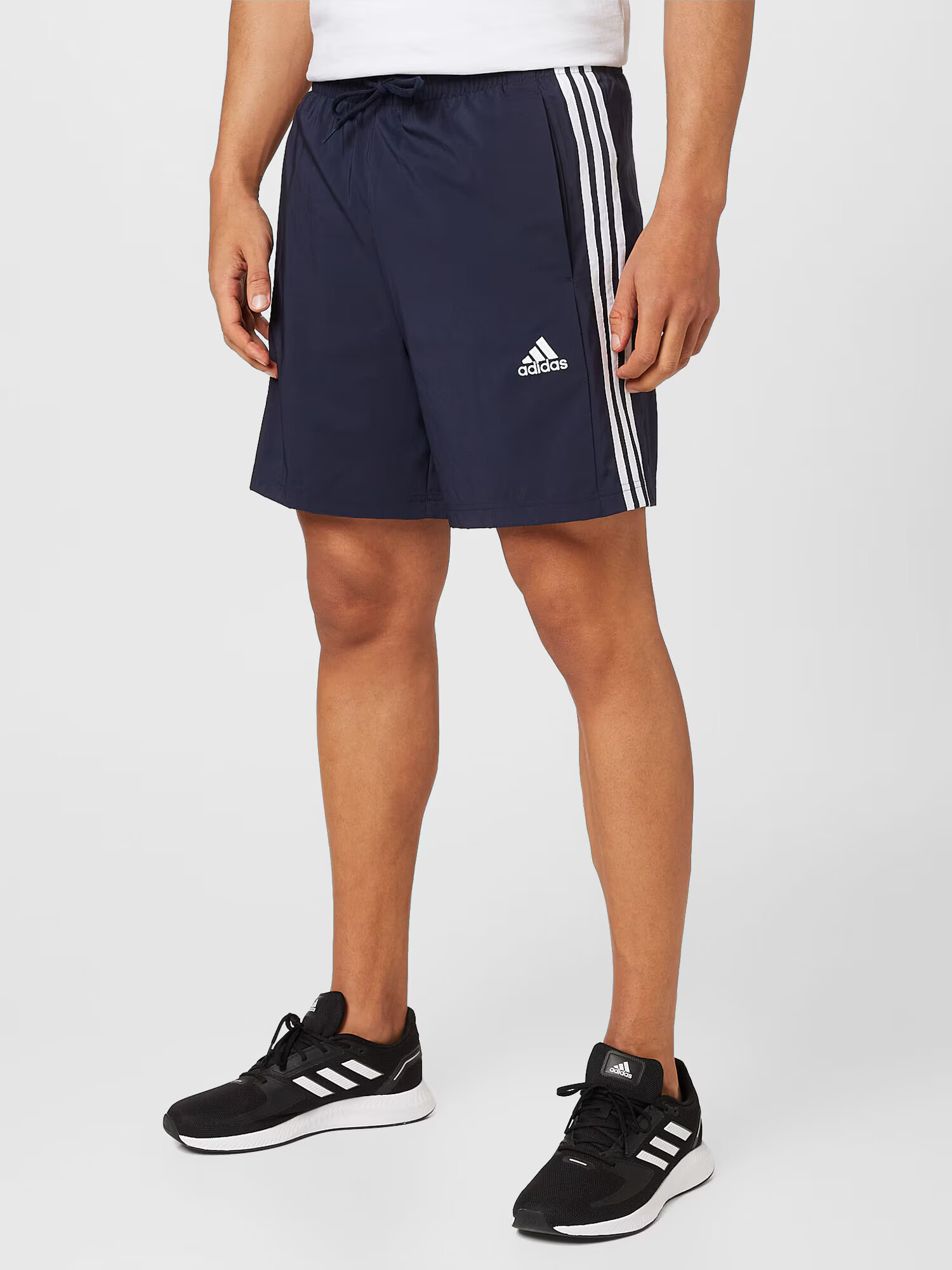 ADIDAS SPORTSWEAR Pantaloni sport 'Essentials Chelsea' bleumarin / alb - Pled.ro