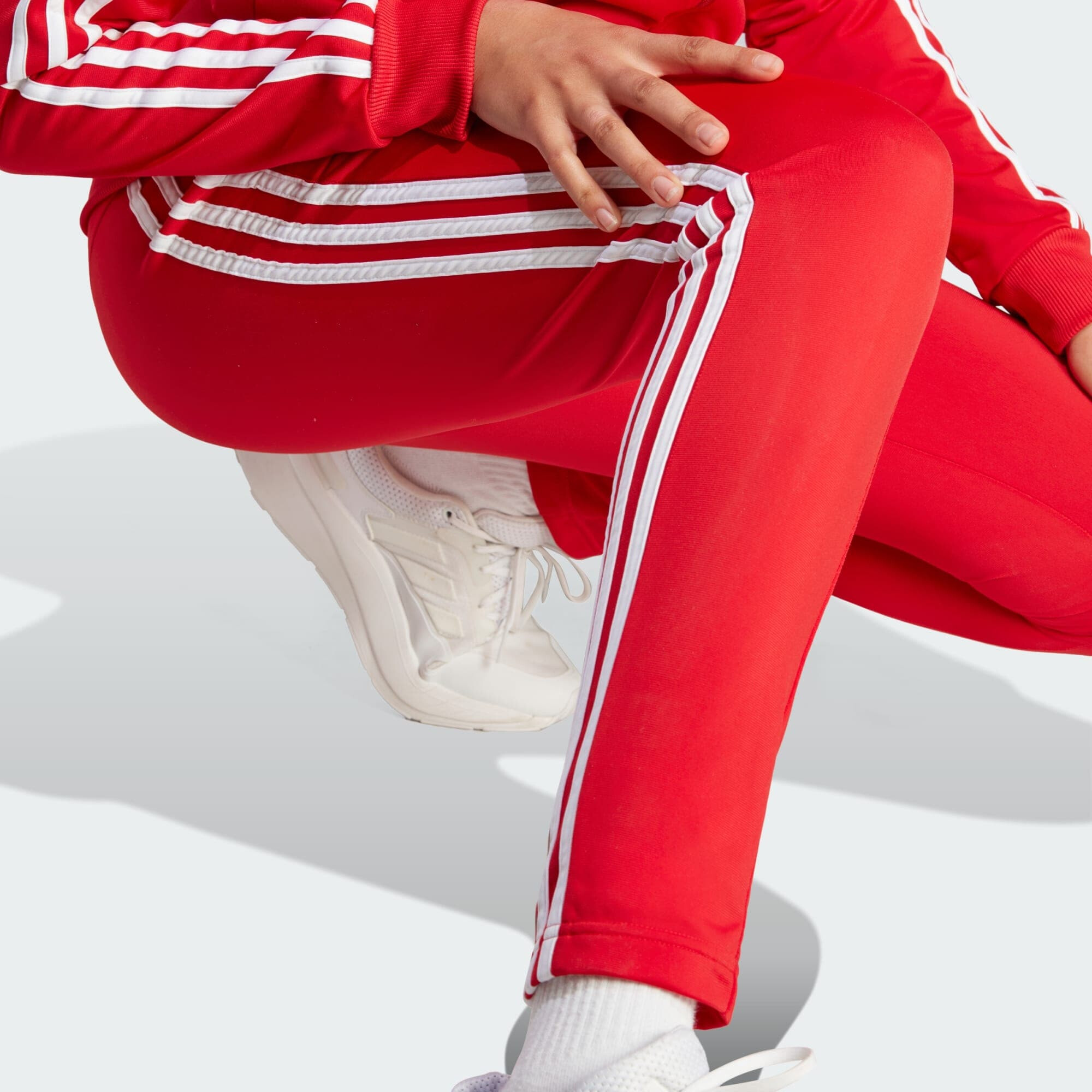 ADIDAS SPORTSWEAR Costum de trening 'Essentials' roșu / alb - Pled.ro