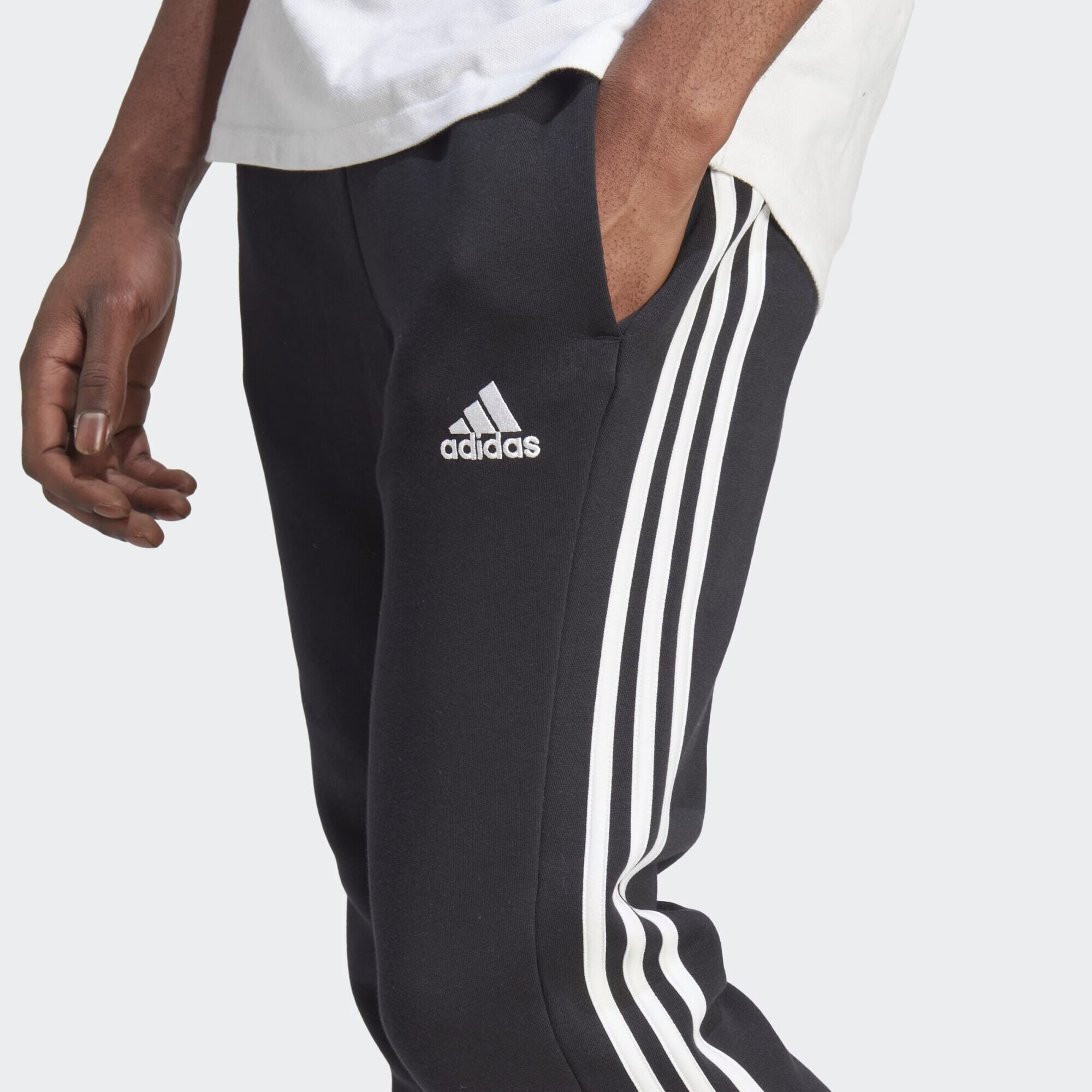 ADIDAS SPORTSWEAR Pantaloni sport 'Essentials' negru / alb - Pled.ro