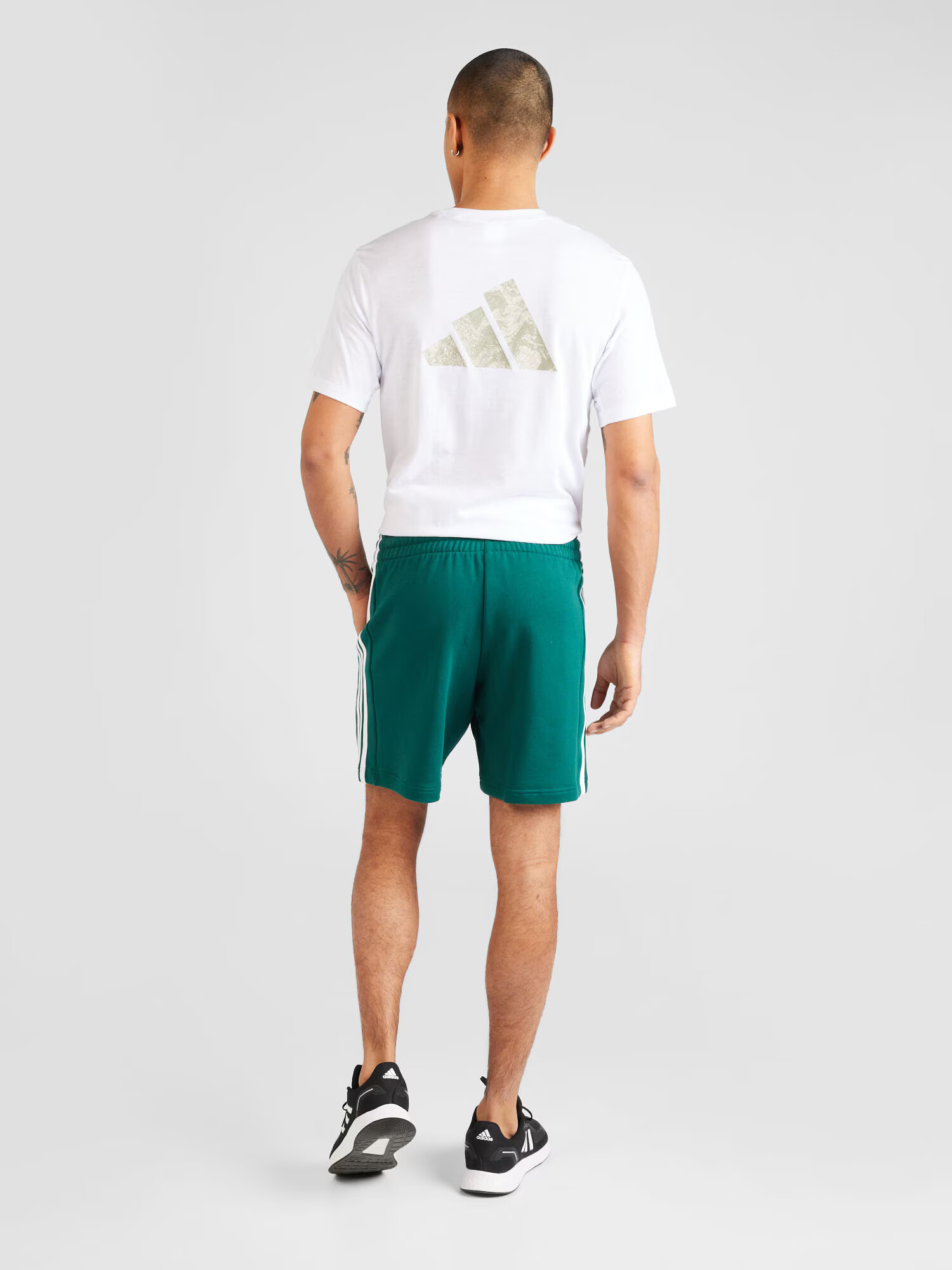 ADIDAS SPORTSWEAR Pantaloni sport 'Essentials' verde / alb - Pled.ro