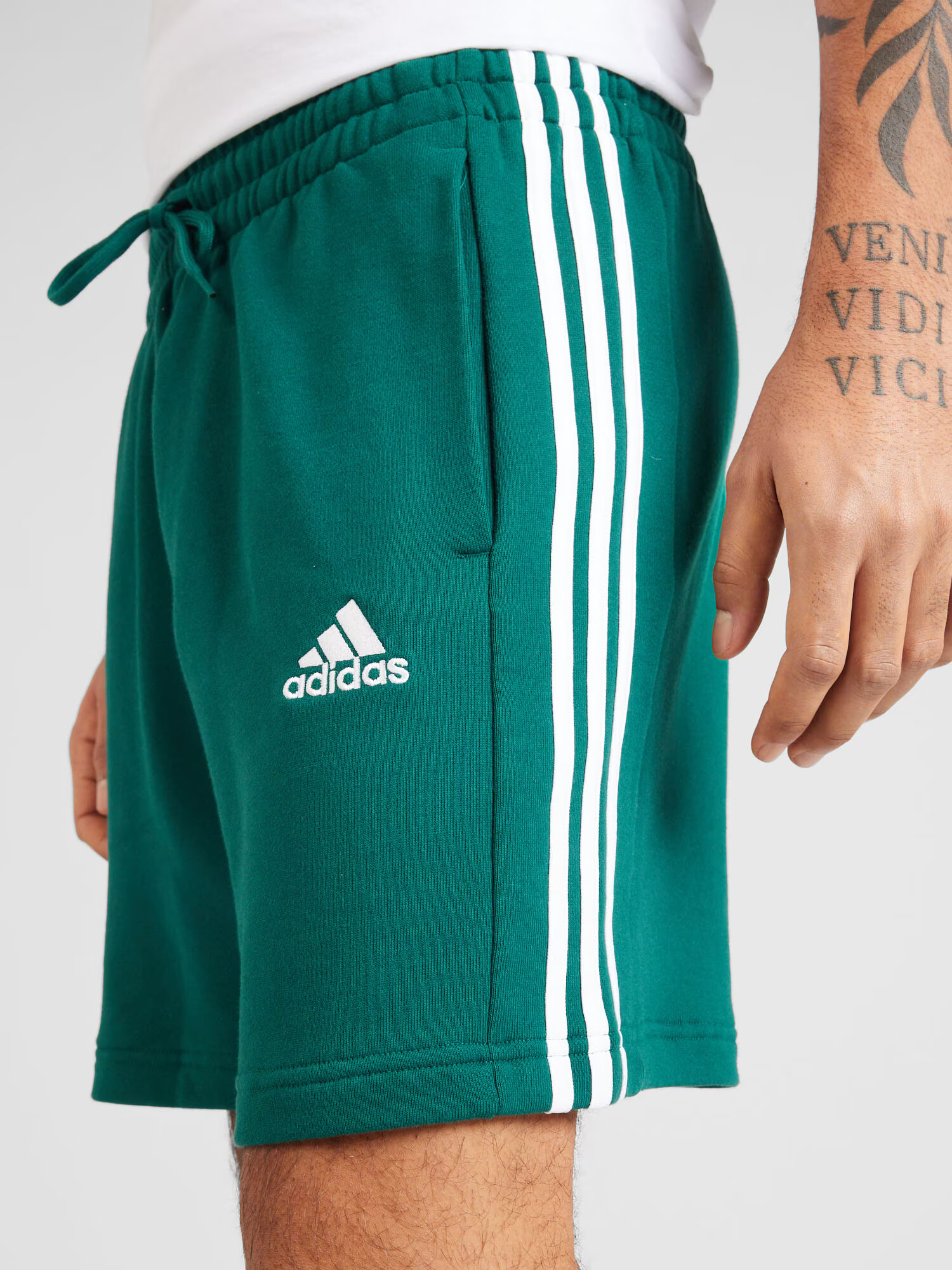 ADIDAS SPORTSWEAR Pantaloni sport 'Essentials' verde / alb - Pled.ro