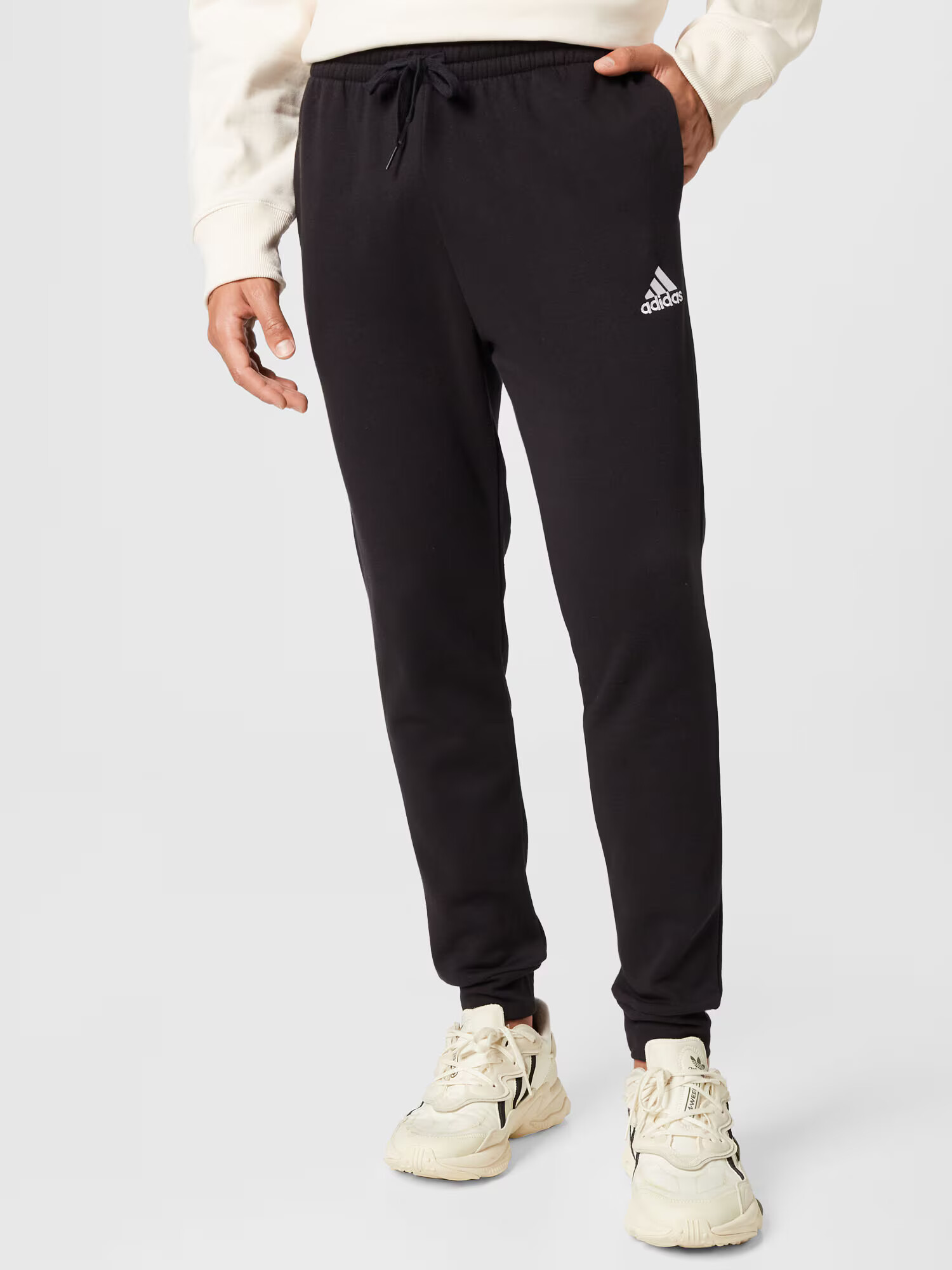 ADIDAS SPORTSWEAR Pantaloni sport 'Essentials' negru / alb - Pled.ro