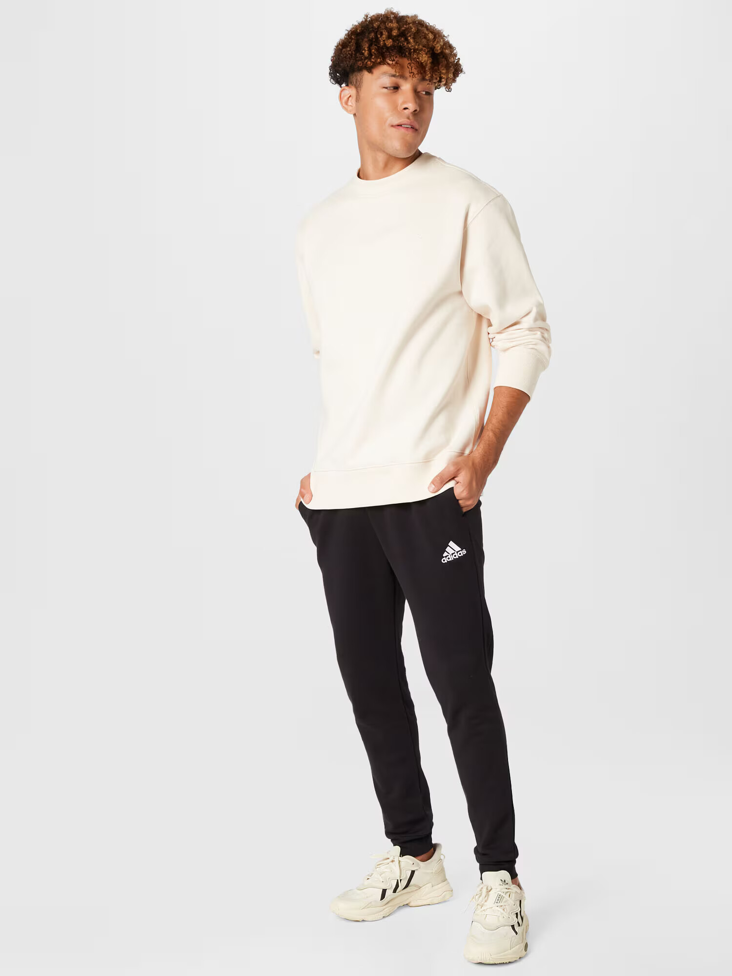 ADIDAS SPORTSWEAR Pantaloni sport 'Essentials' negru / alb - Pled.ro