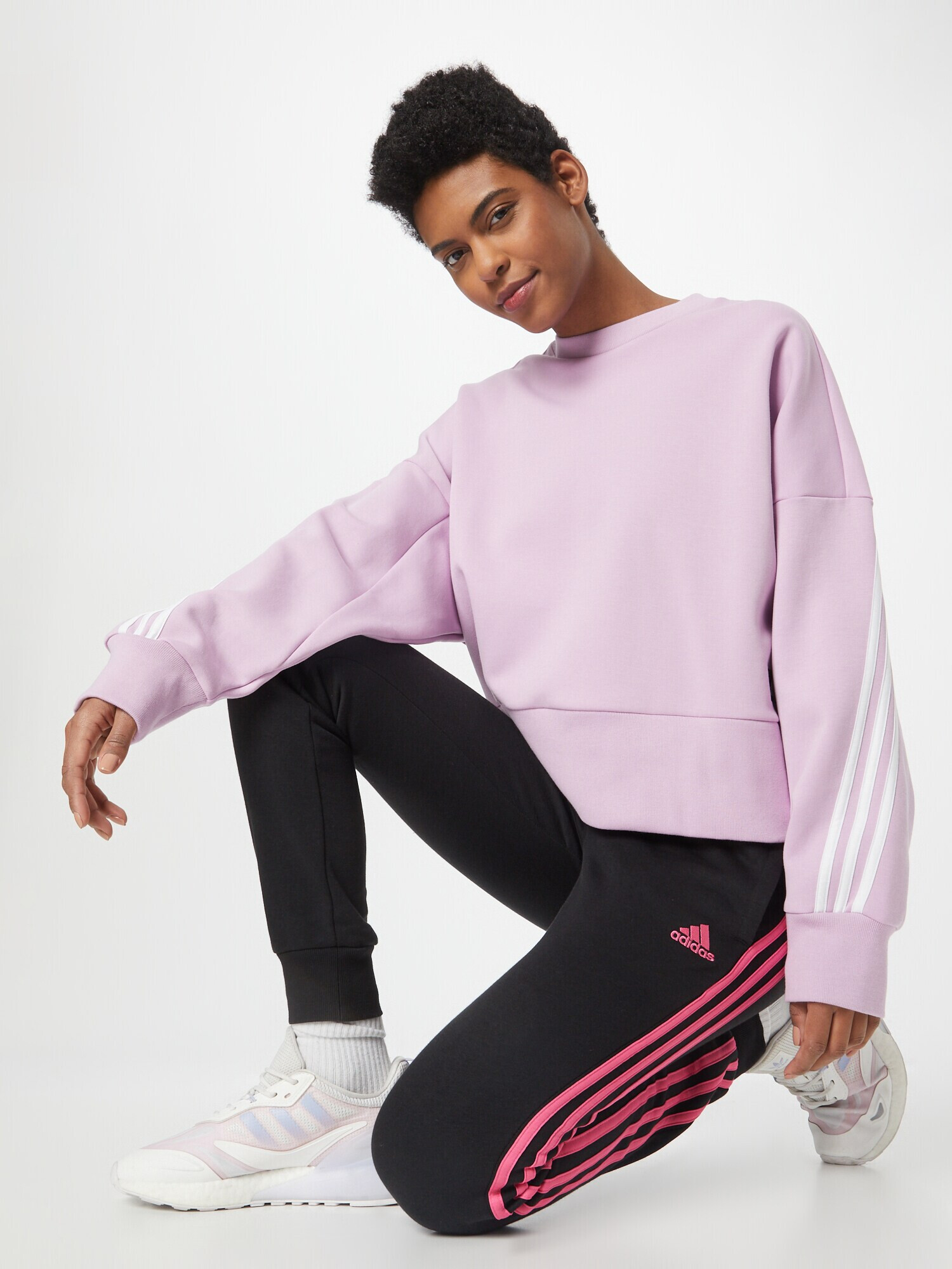 ADIDAS SPORTSWEAR Pantaloni sport 'Essentials Fleece 3-Stripes' roz deschis / negru - Pled.ro