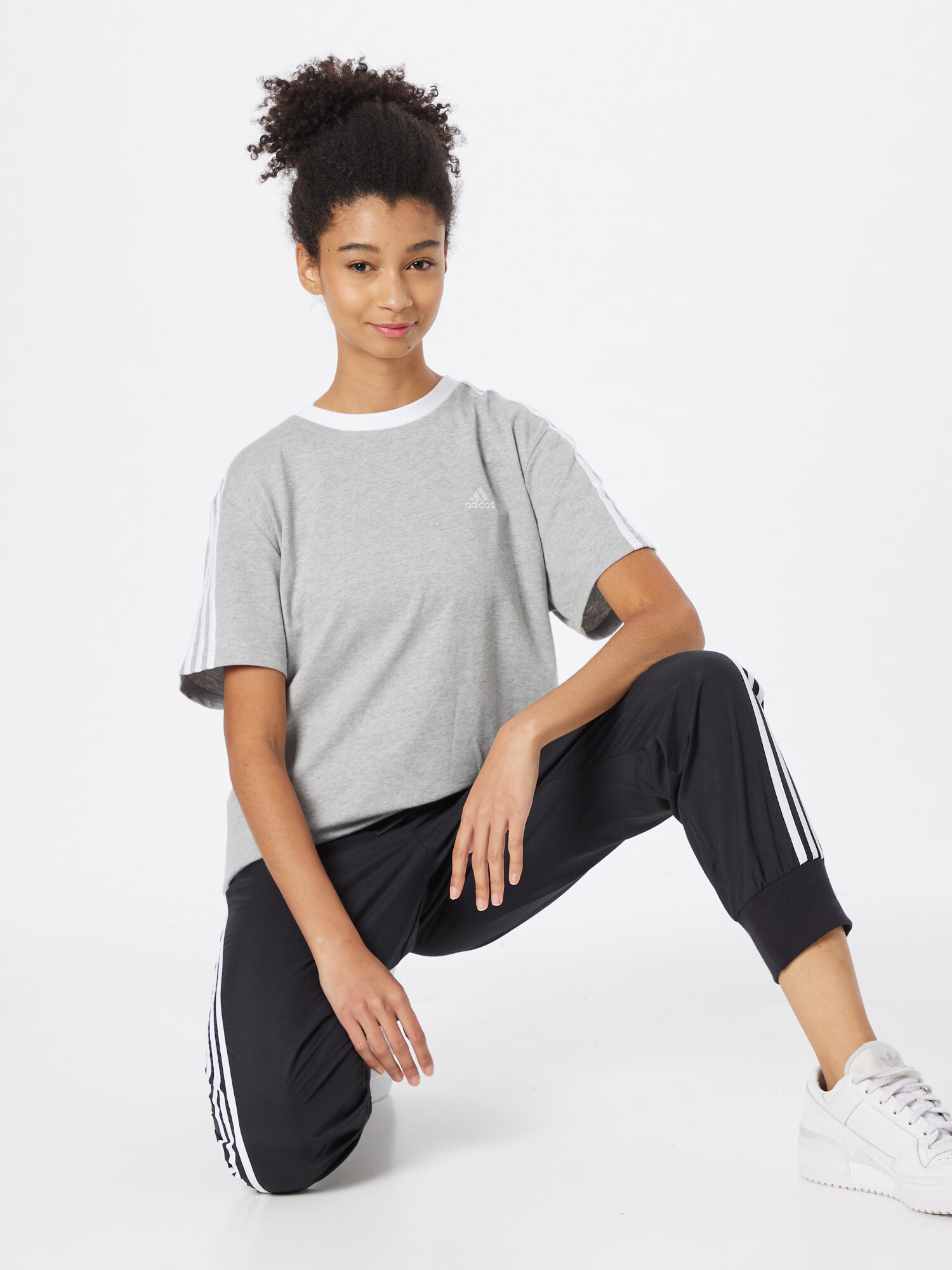 ADIDAS SPORTSWEAR Tricou 'Essentials 3-Stripes' gri amestecat / alb - Pled.ro