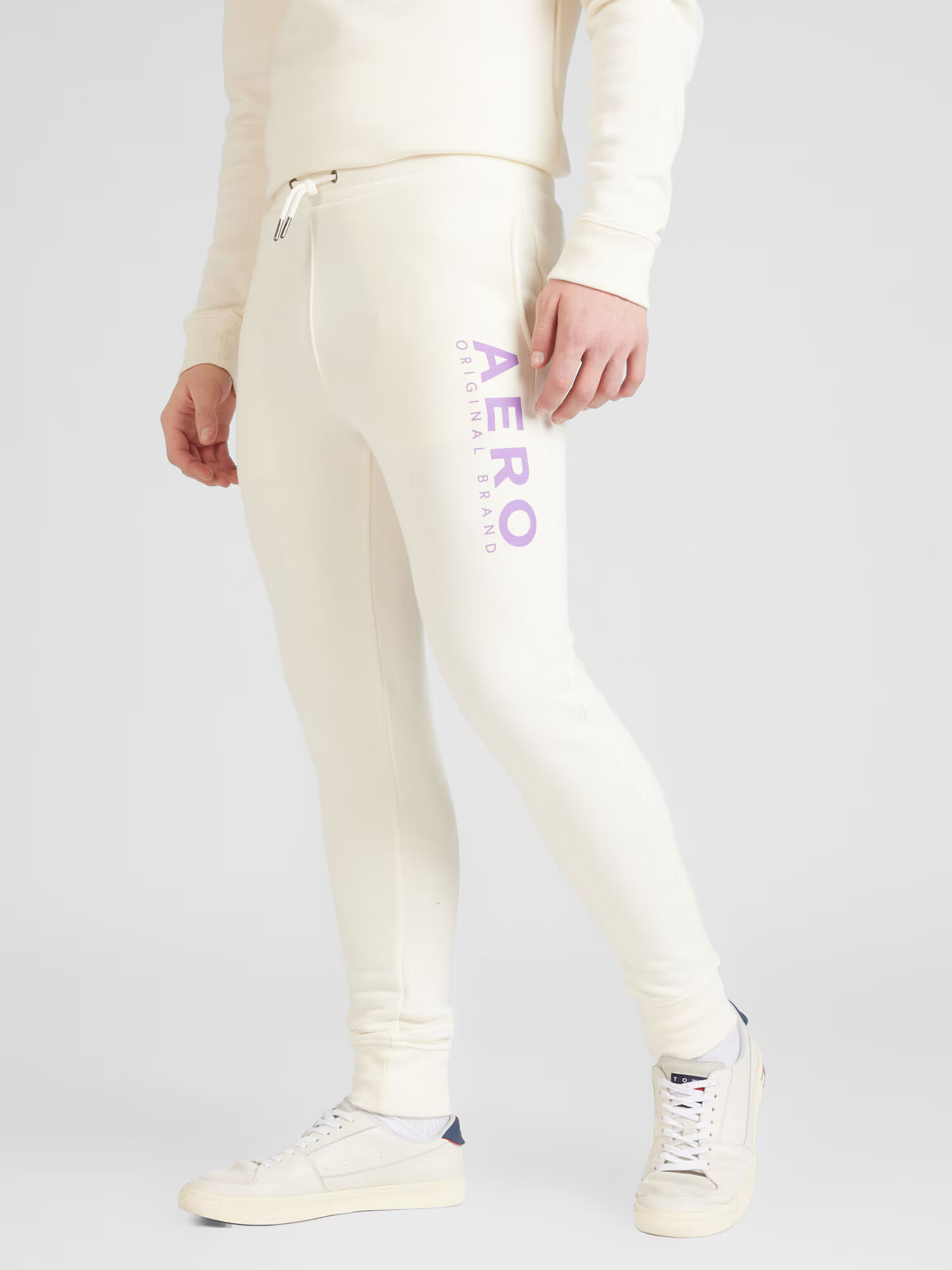 AÉROPOSTALE Pantaloni sport ecru / mov deschis - Pled.ro