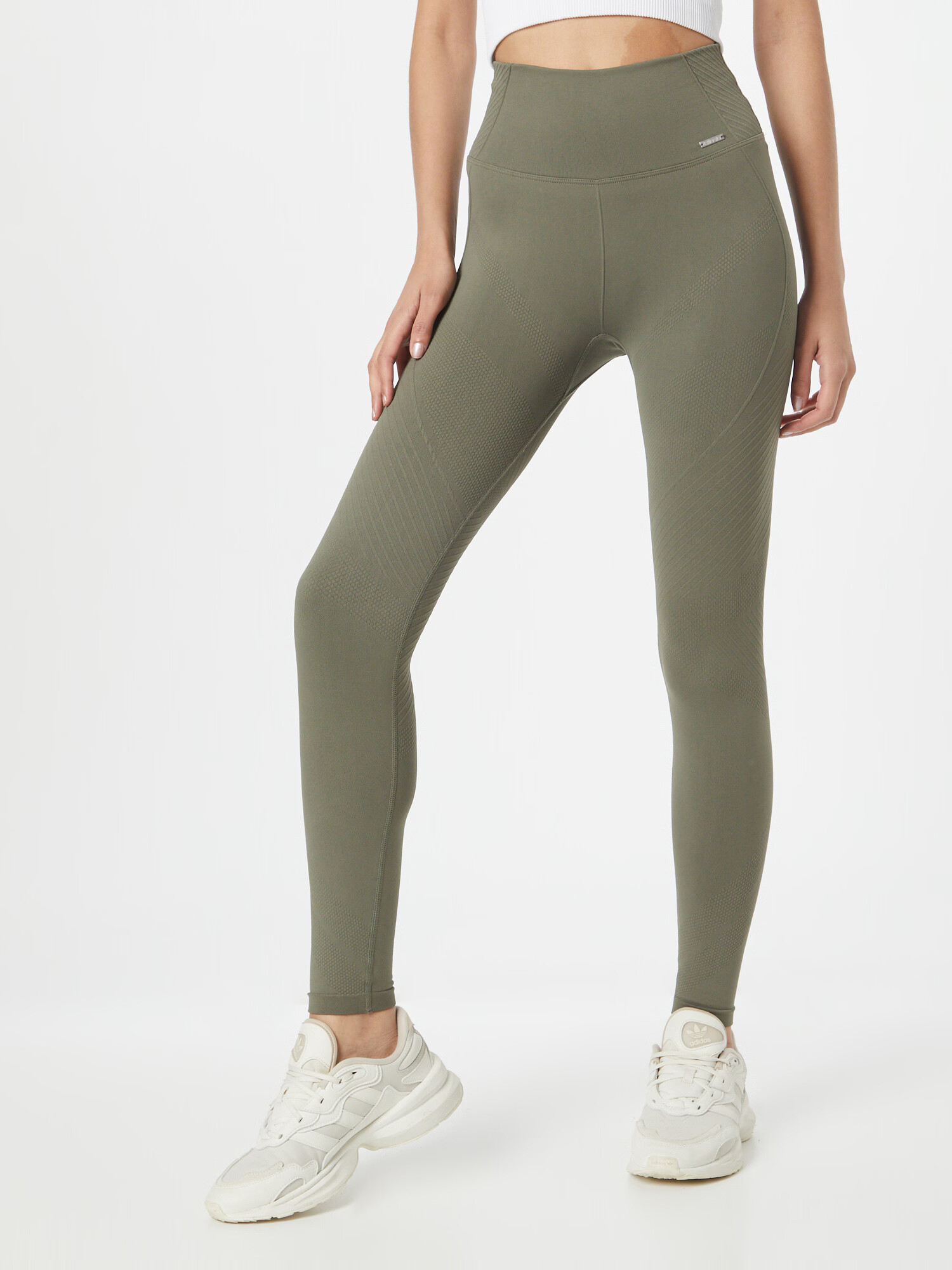 aim'n Pantaloni sport oliv - Pled.ro