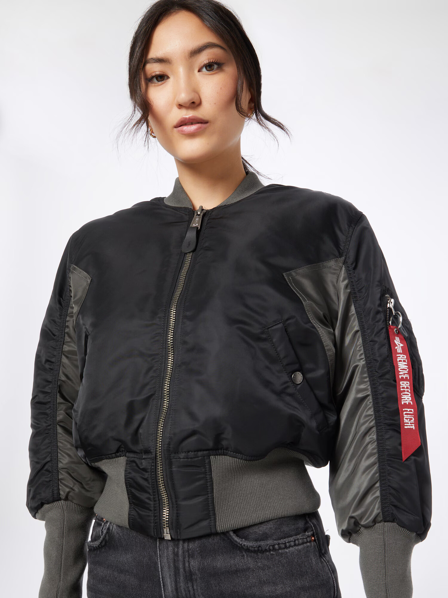 ALPHA INDUSTRIES Geacă de primăvară-toamnă gri metalic / roșu / negru / alb - Pled.ro