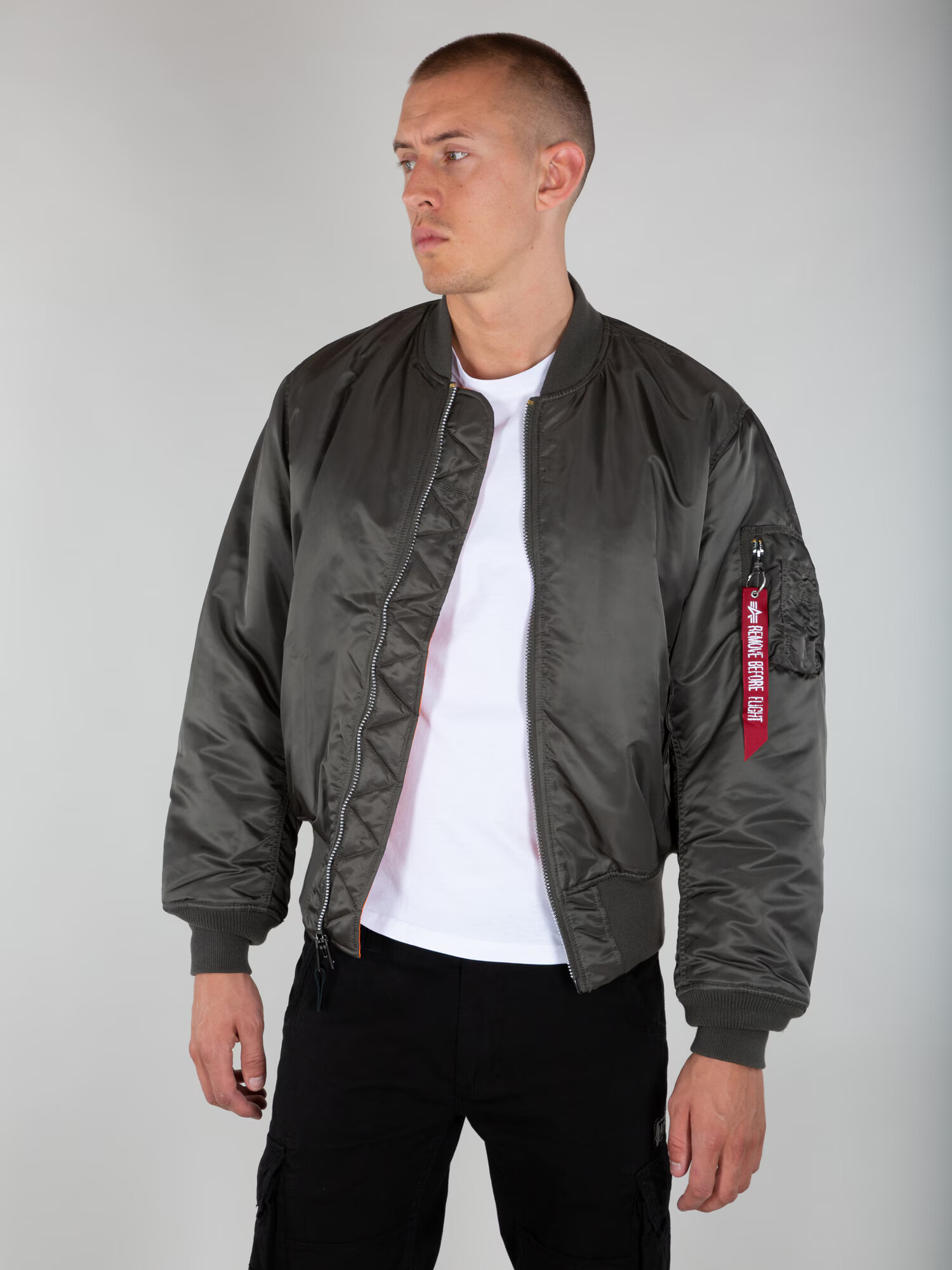 ALPHA INDUSTRIES Geacă de primăvară-toamnă verde pin / roșu / alb - Pled.ro