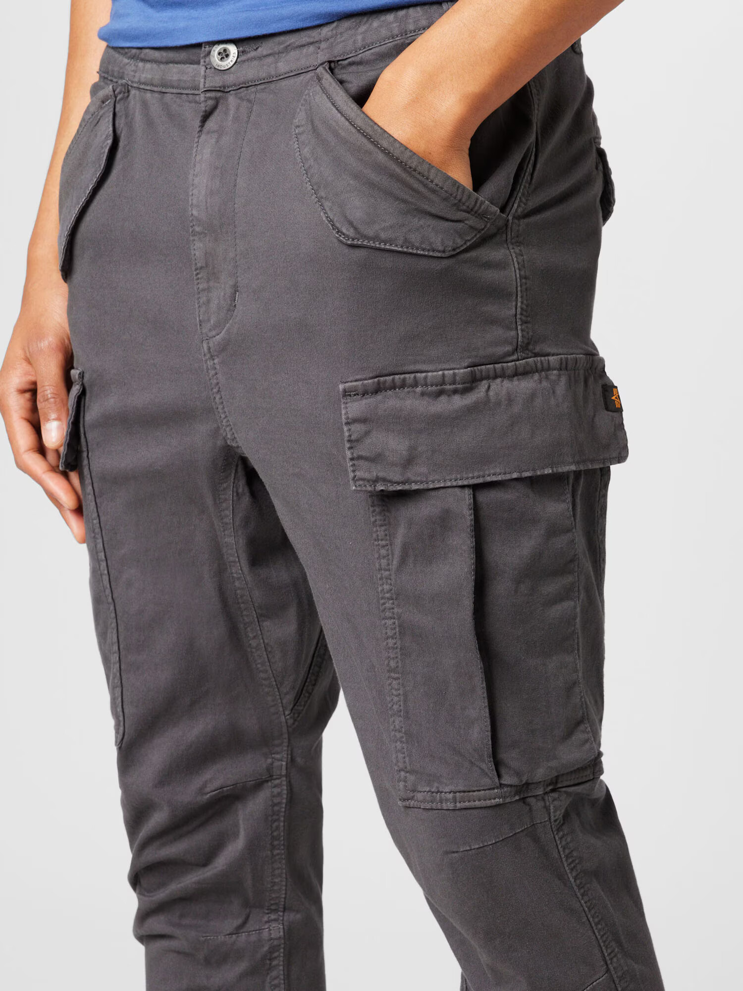 ALPHA INDUSTRIES Pantaloni cu buzunare 'Airman' gri metalic - Pled.ro