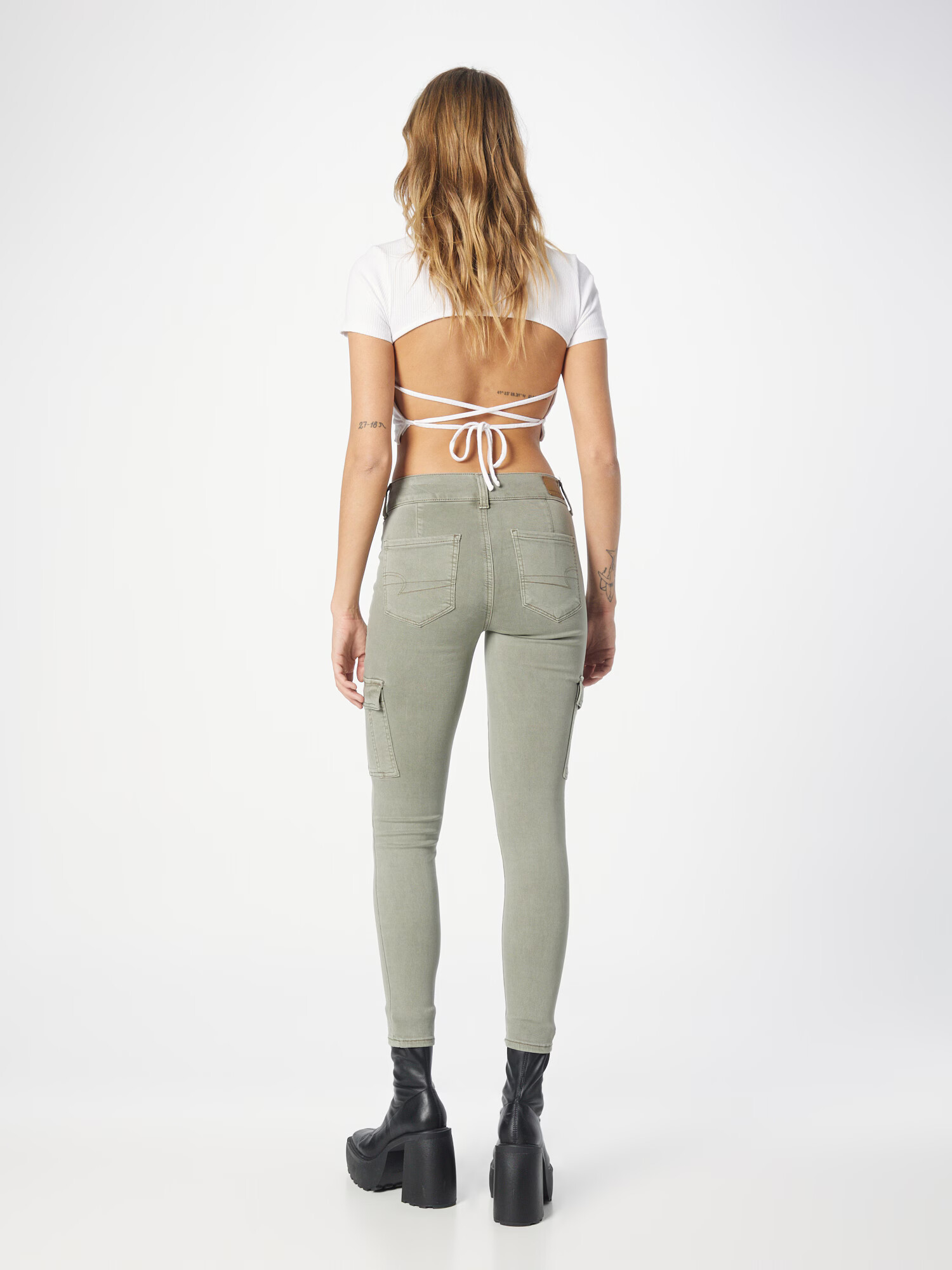 American Eagle Pantaloni cutați oliv - Pled.ro