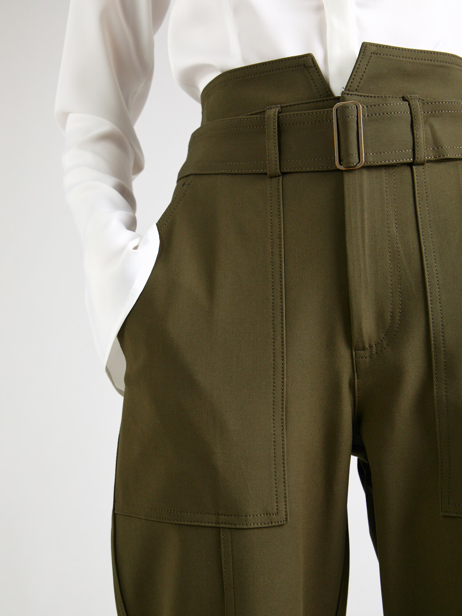 Banana Republic Pantaloni verde - Pled.ro