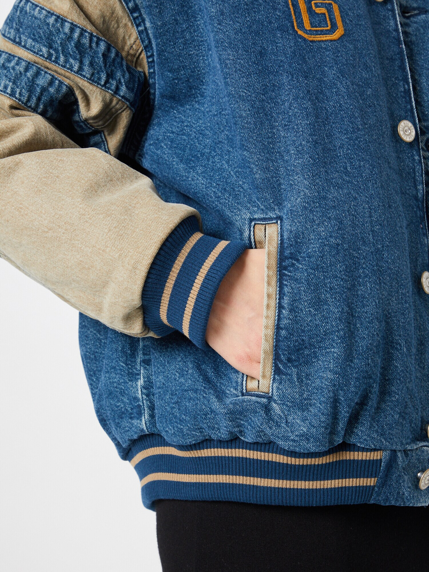 BDG Urban Outfitters Geacă de primăvară-toamnă bej / albastru denim - Pled.ro