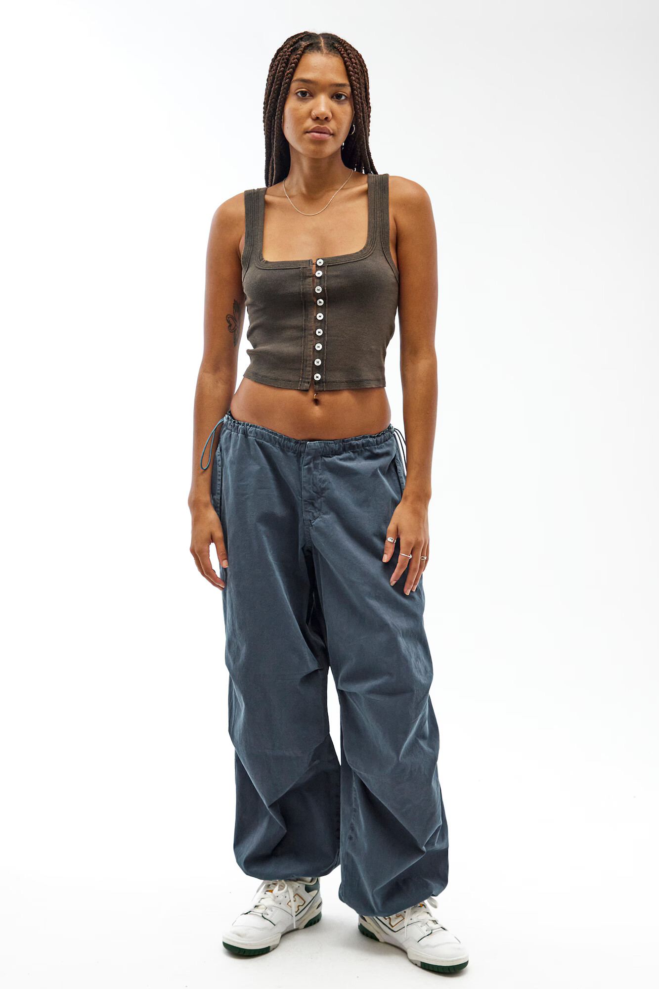 BDG Urban Outfitters Pantaloni cu buzunare albastru porumbel - Pled.ro