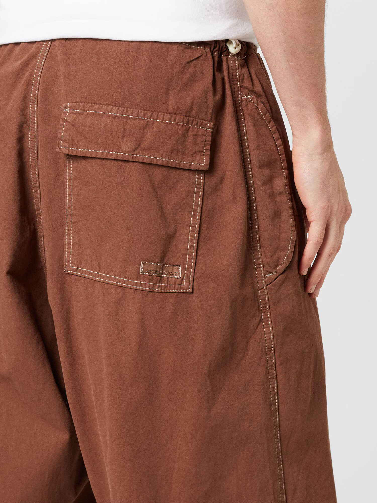 BDG Urban Outfitters Pantaloni maro - Pled.ro