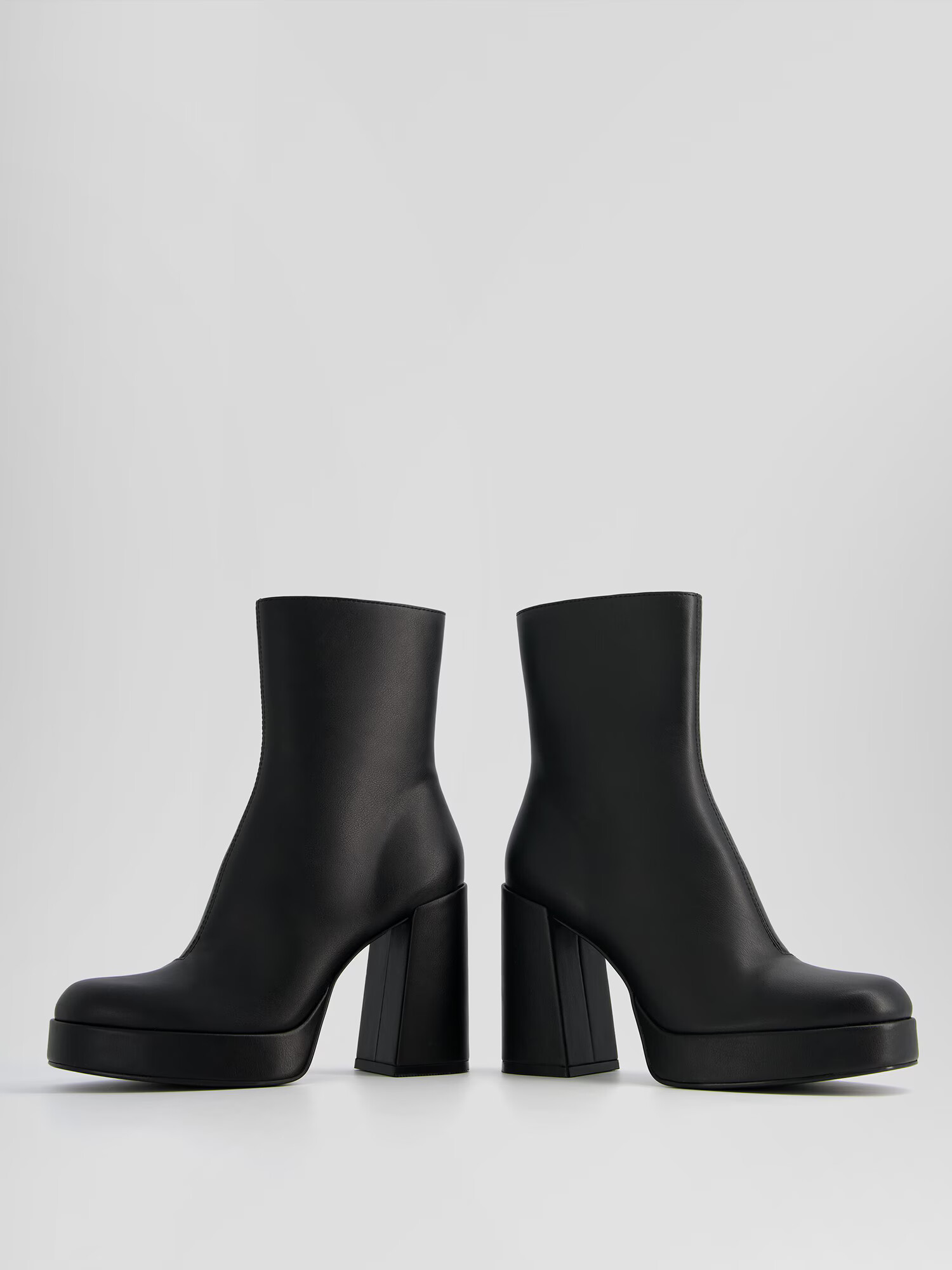 Bershka Botine negru - Pled.ro