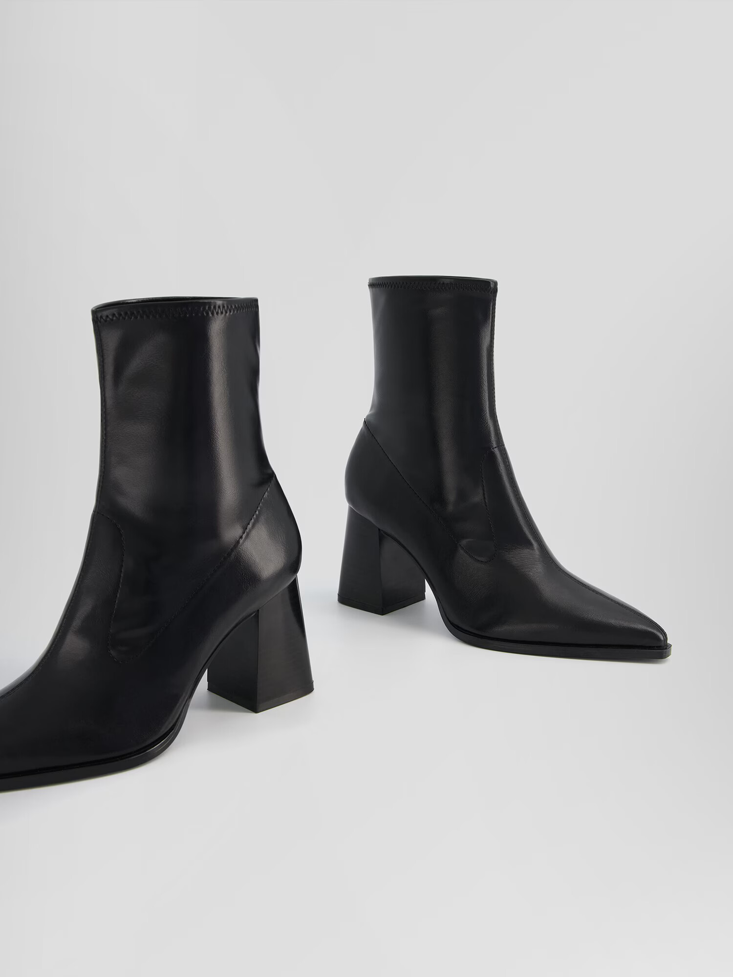 Bershka Botine negru - Pled.ro